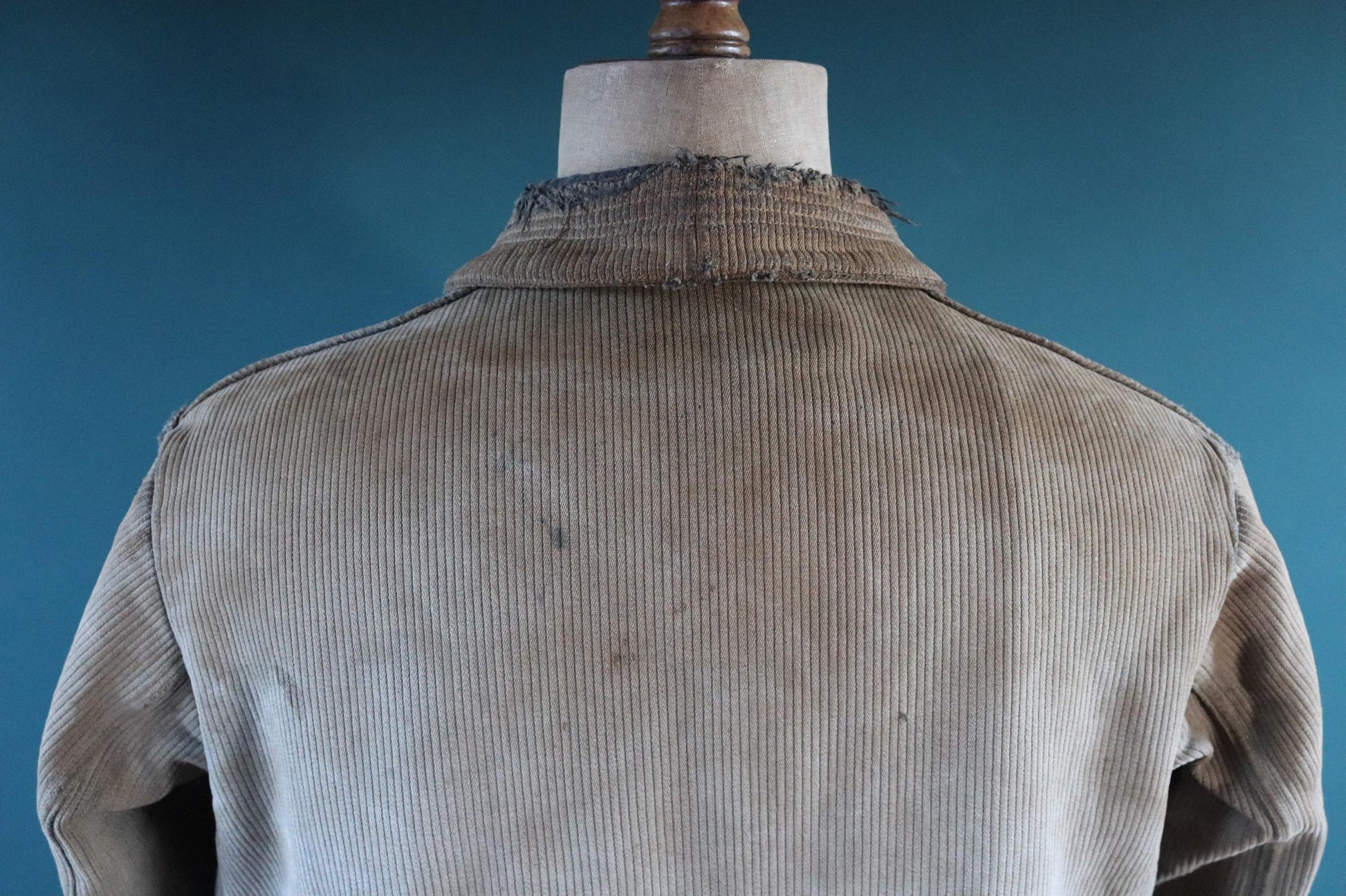 Vintage French workwear jacket 1950s grey coutil pique corduroy hunting work 44” chest venery animal scene buttons darned repaired