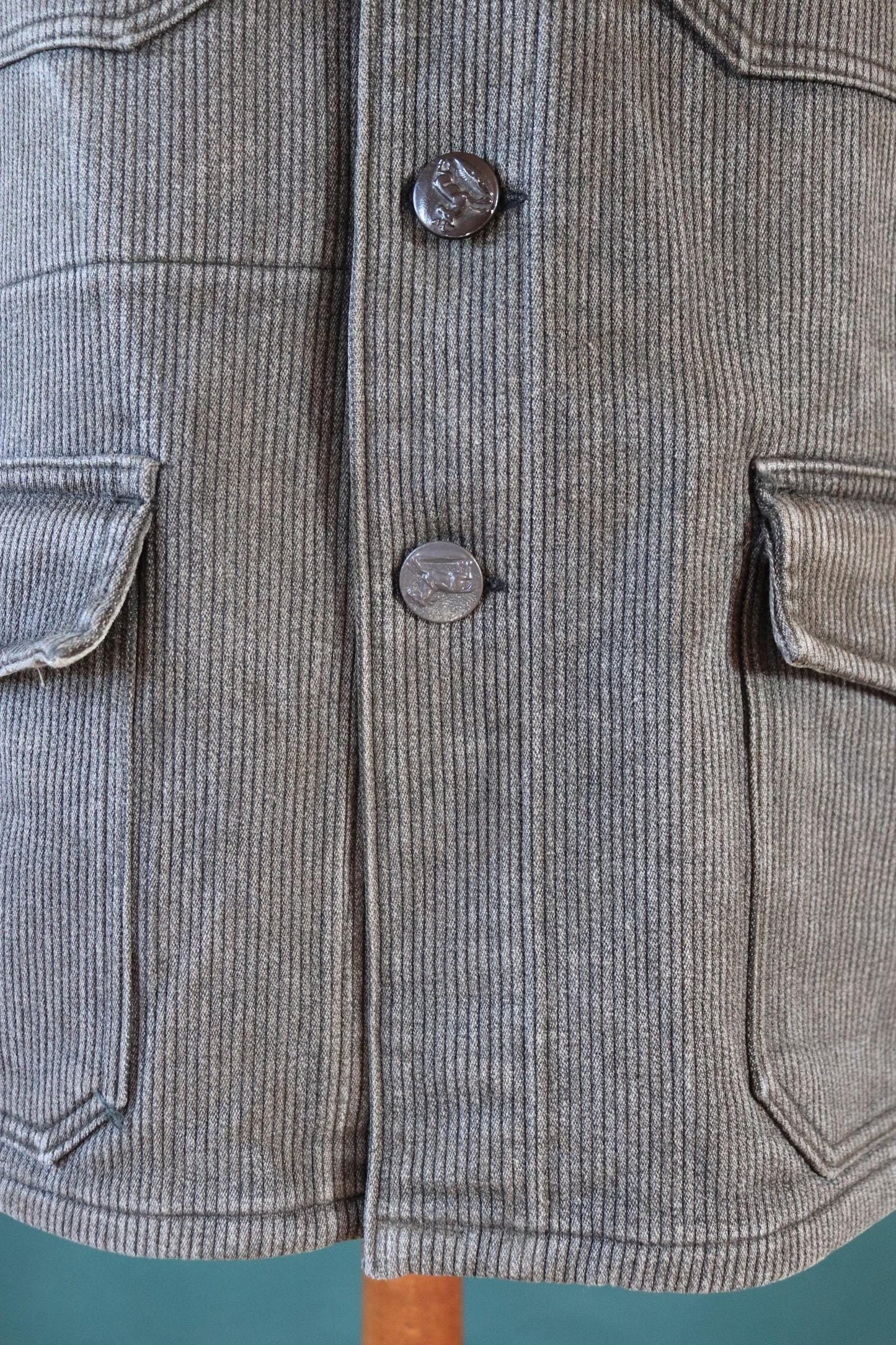 Vintage French chore jacket 1950s workwear grey taupe coutil pique corduroy hunting 45” chest venery animal scene buttons