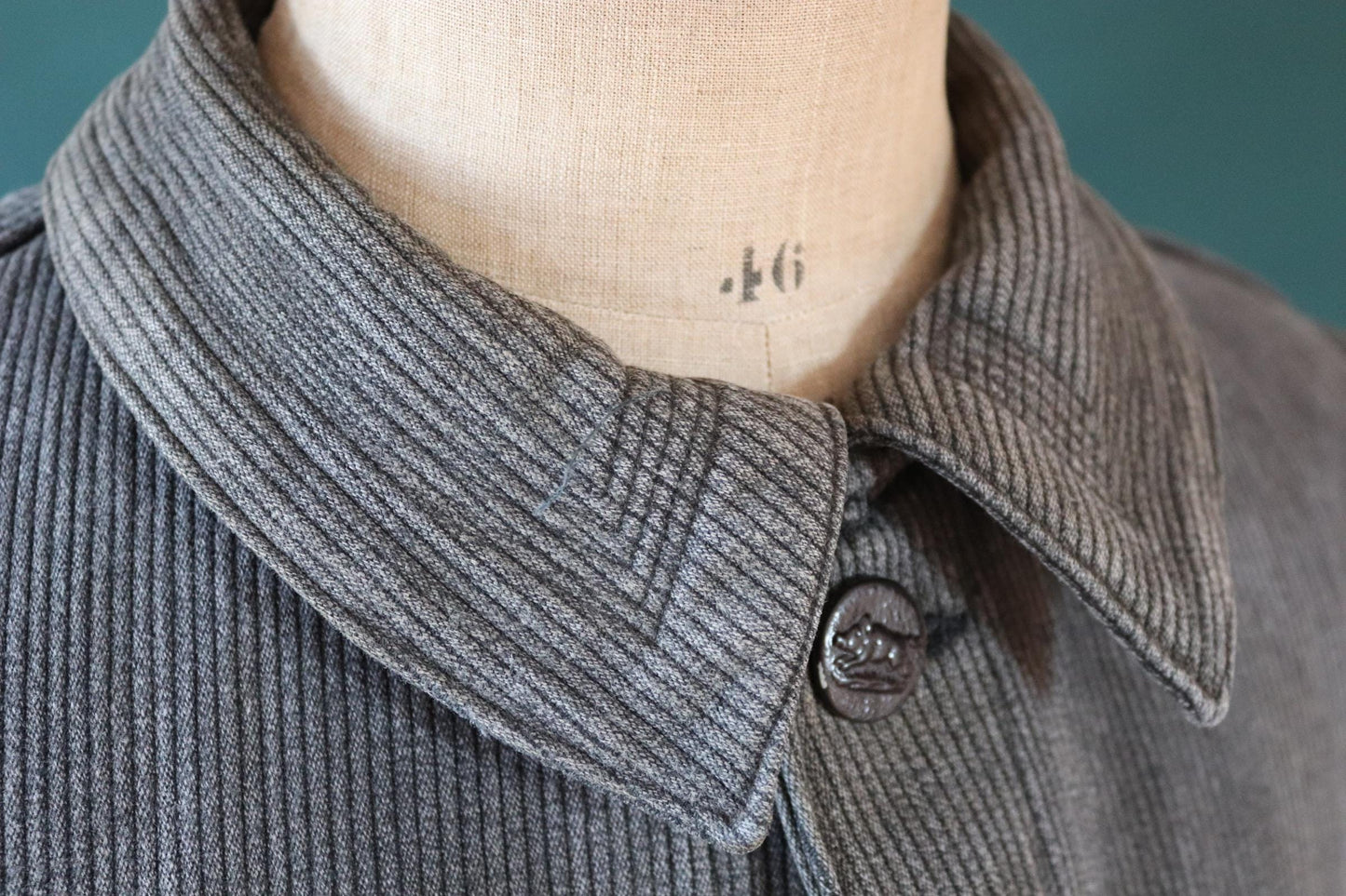 Vintage French chore jacket 1950s workwear grey taupe coutil pique corduroy hunting 45” chest venery animal scene buttons