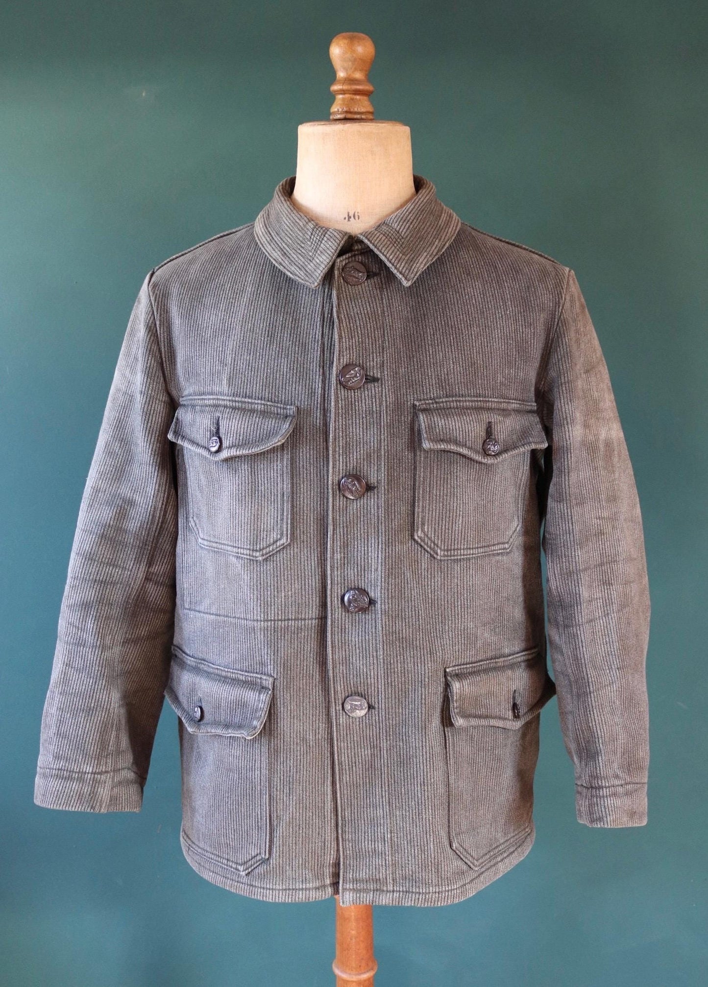 Vintage French chore jacket 1950s workwear grey taupe coutil pique corduroy hunting 45” chest venery animal scene buttons