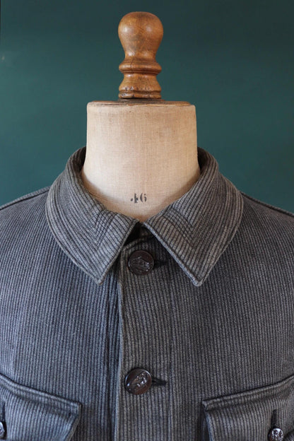 Vintage French chore jacket 1950s workwear grey taupe coutil pique corduroy hunting 45” chest venery animal scene buttons