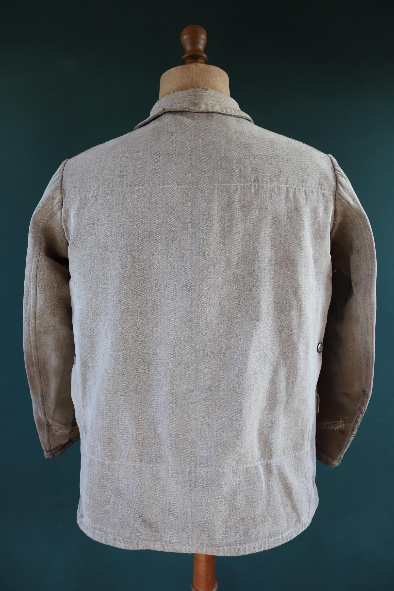 Vintage French work jacket 1930s 1940s grey pique briarproof hunting 42” chest venery animal scene buttons workwear darned