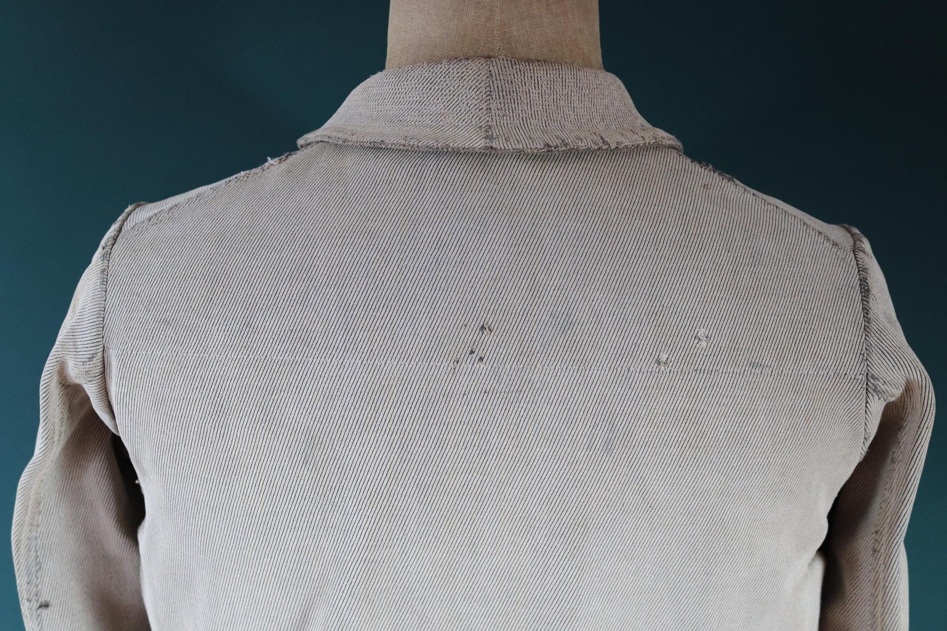 Vintage French workwear jacket 1930s 1940s grey pique briarproof hunting work 40” chest venery animal scene buttons darned