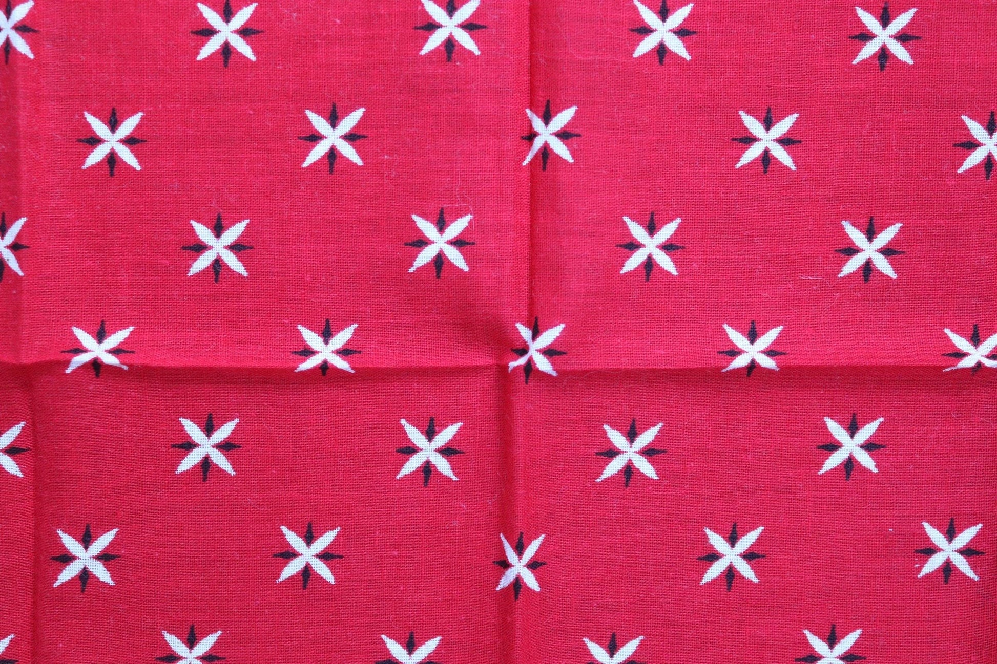 Vintage 1960s 60s tiger head turkey red bandana faded workwear work chore neckerchief scarf WPL 9939 Western cowboy American made in USA