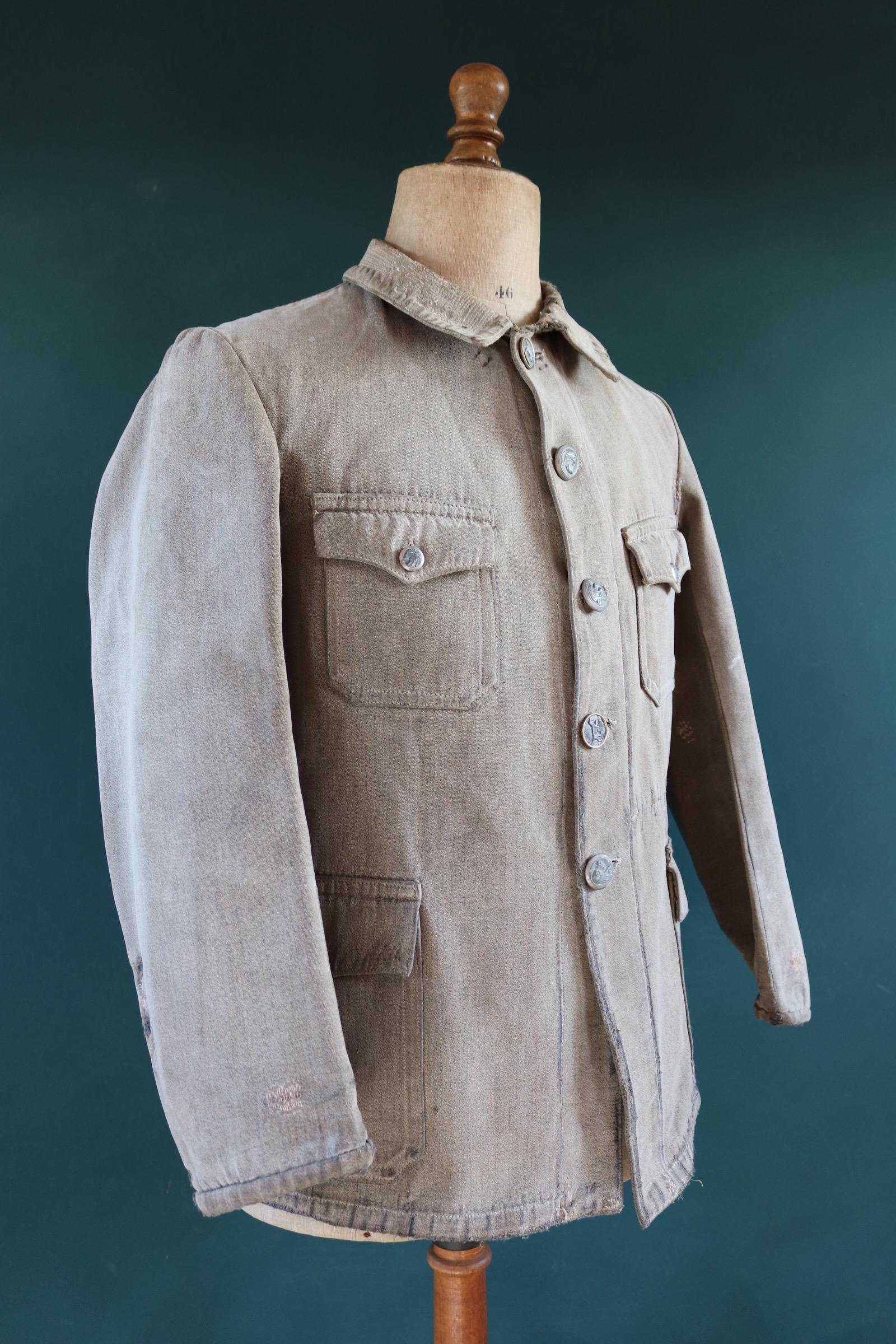 Vintage French work jacket 1930s 1940s grey pique briarproof hunting 42” chest venery animal scene buttons workwear darned