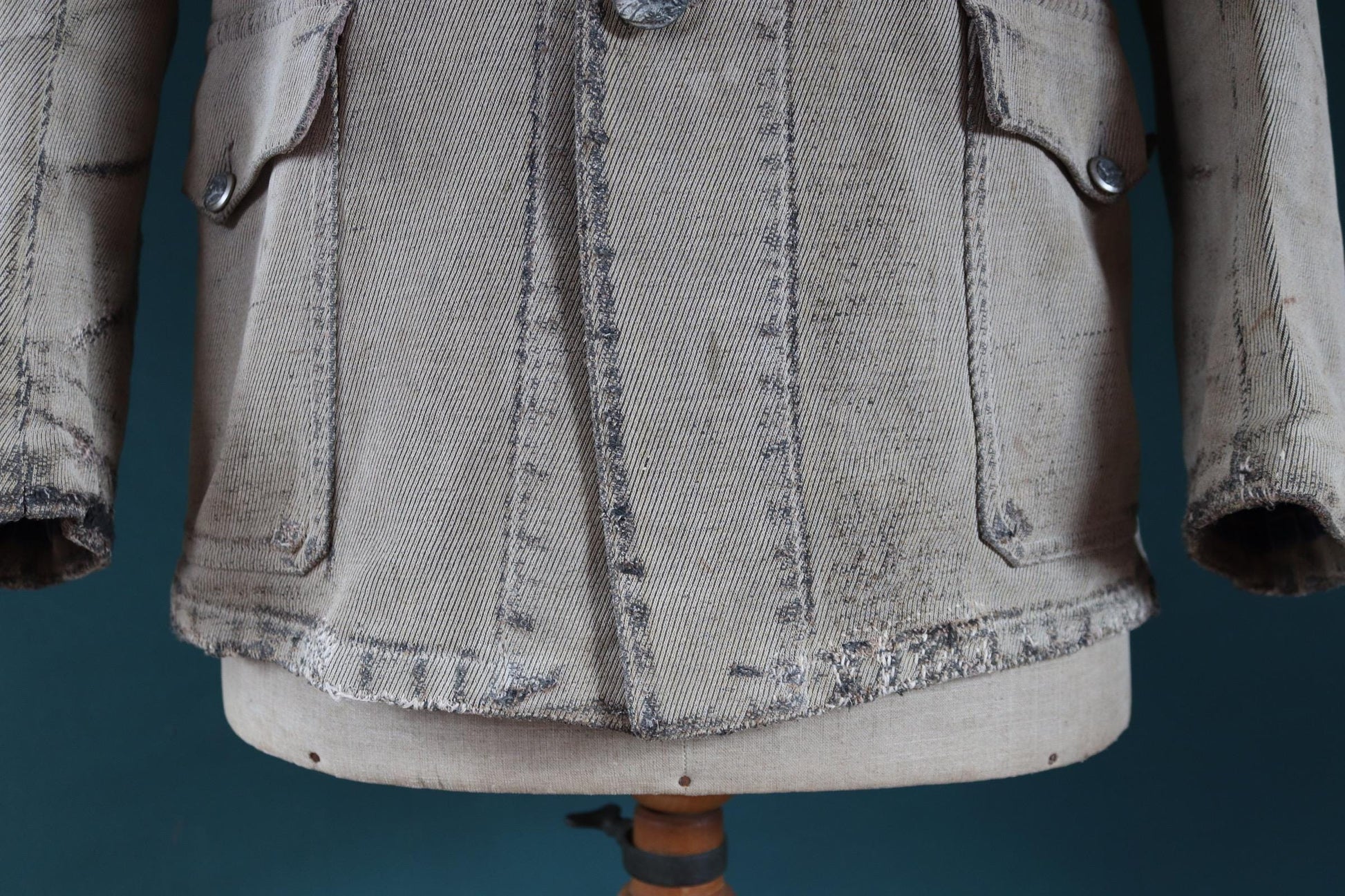 Vintage French workwear jacket 1930s 1940s grey pique briarproof hunting work 40” chest venery animal scene buttons darned