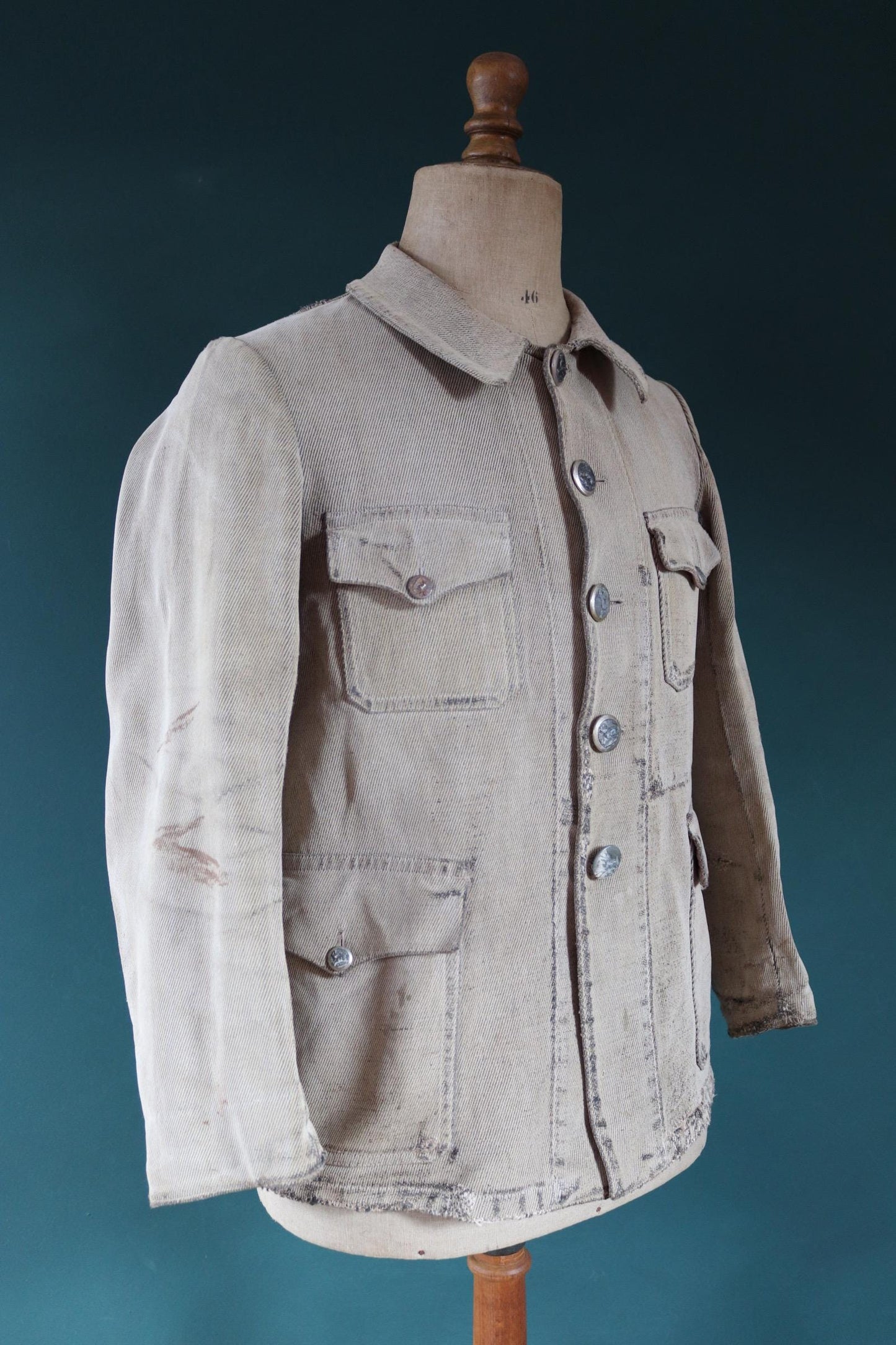 Vintage French workwear jacket 1930s 1940s grey pique briarproof hunting work 40” chest venery animal scene buttons darned