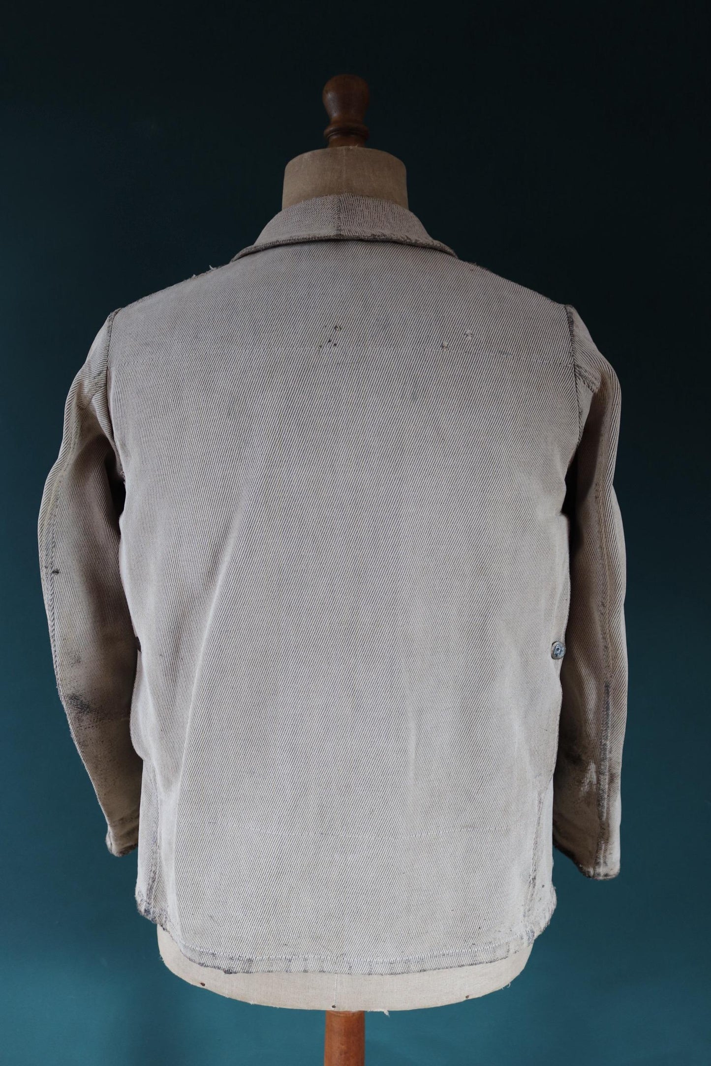 Vintage French workwear jacket 1930s 1940s grey pique briarproof hunting work 40” chest venery animal scene buttons darned
