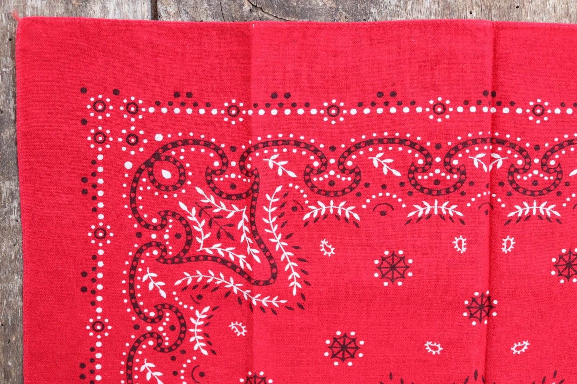 Vintage 1940s 40s trunk up Elephant brand cotton colourfast colorfast turkey red bandana pocket square neckerchief paisley Davis Catterall