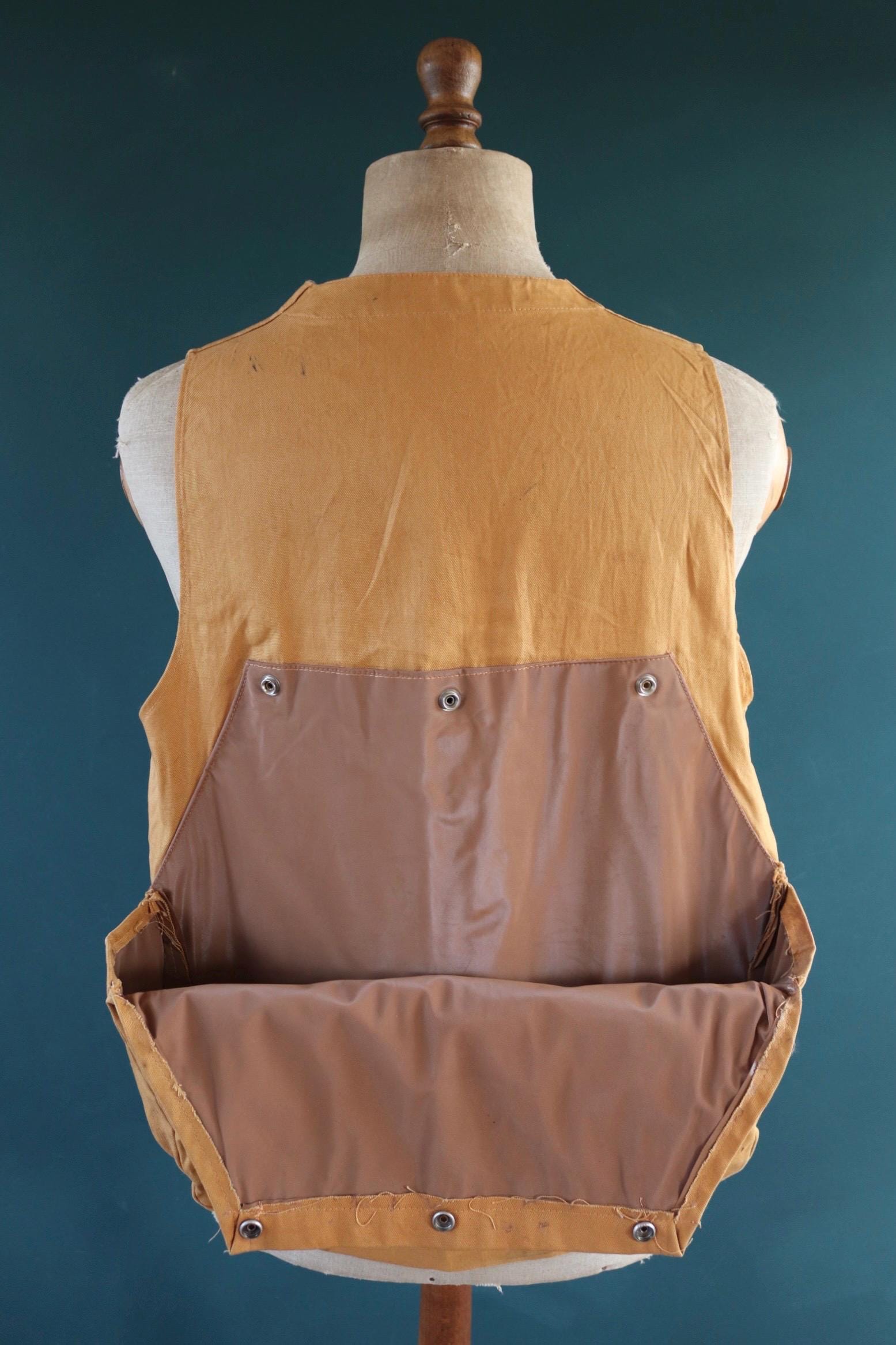 Vintage 1970s 80s utility vest - duck cotton waistcoat - hunting workwear - 44” chest