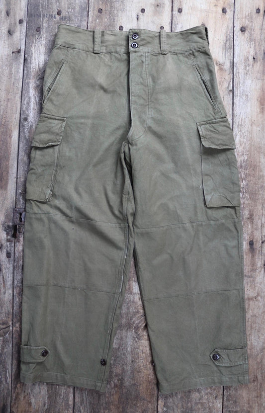 Vintage French workwear trousers cargo pants M47 M-47 khaki green cotton overalls army military 35” x 27” 1940s 1950s work chore