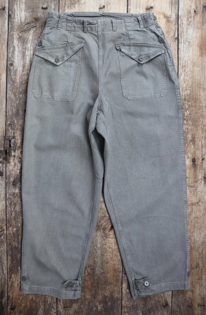 Vintage 1940s 1950s Swedish cargo trousers pants military women’s cotton twill utility workwear work chore 29” 31” x 28”