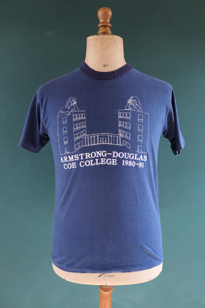 Vintage 1980s 80s t shirt navy blue poly cotton college school sports sportswear 38” chest