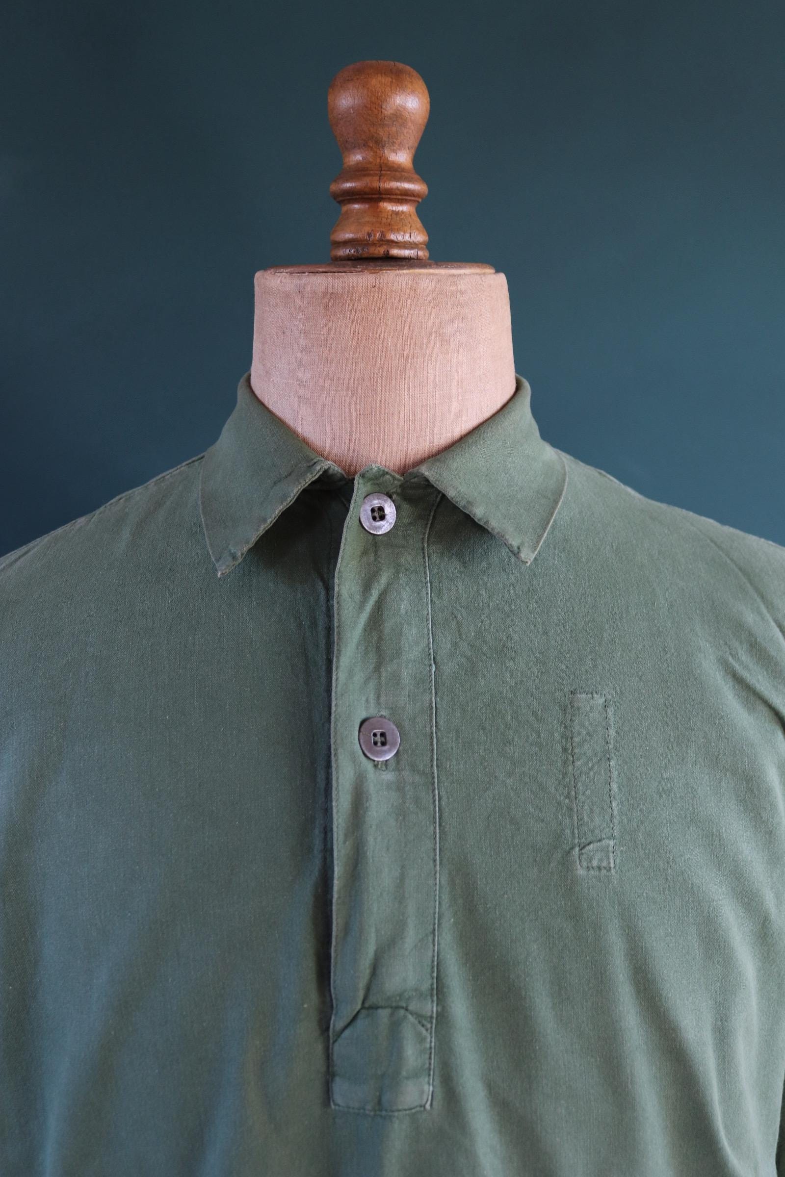 Vintage 1970s Swedish military workwear shirt - M59 - fältskjorta - green cotton army smock - 47” chest