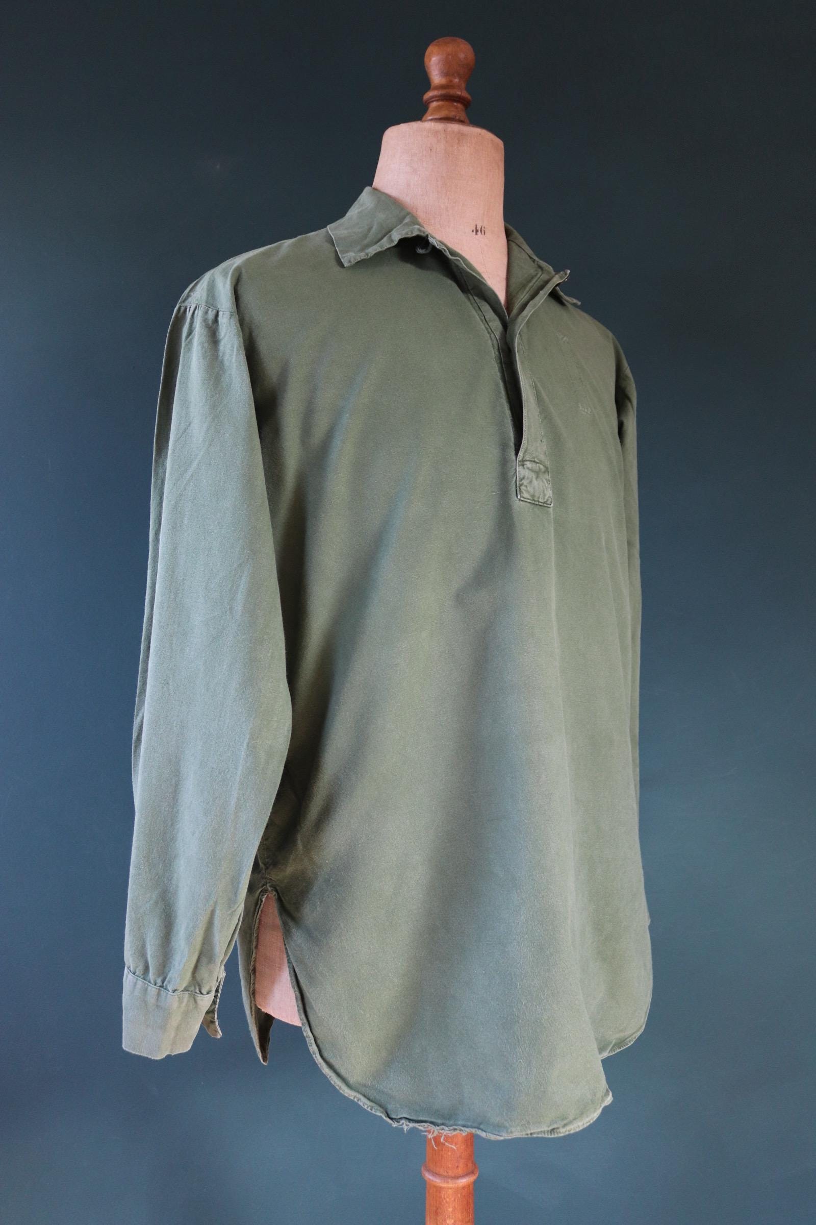 Vintage 1970s Swedish army shirt - M59 - military workwear - fältskjorta - green cotton smock - 48” chest