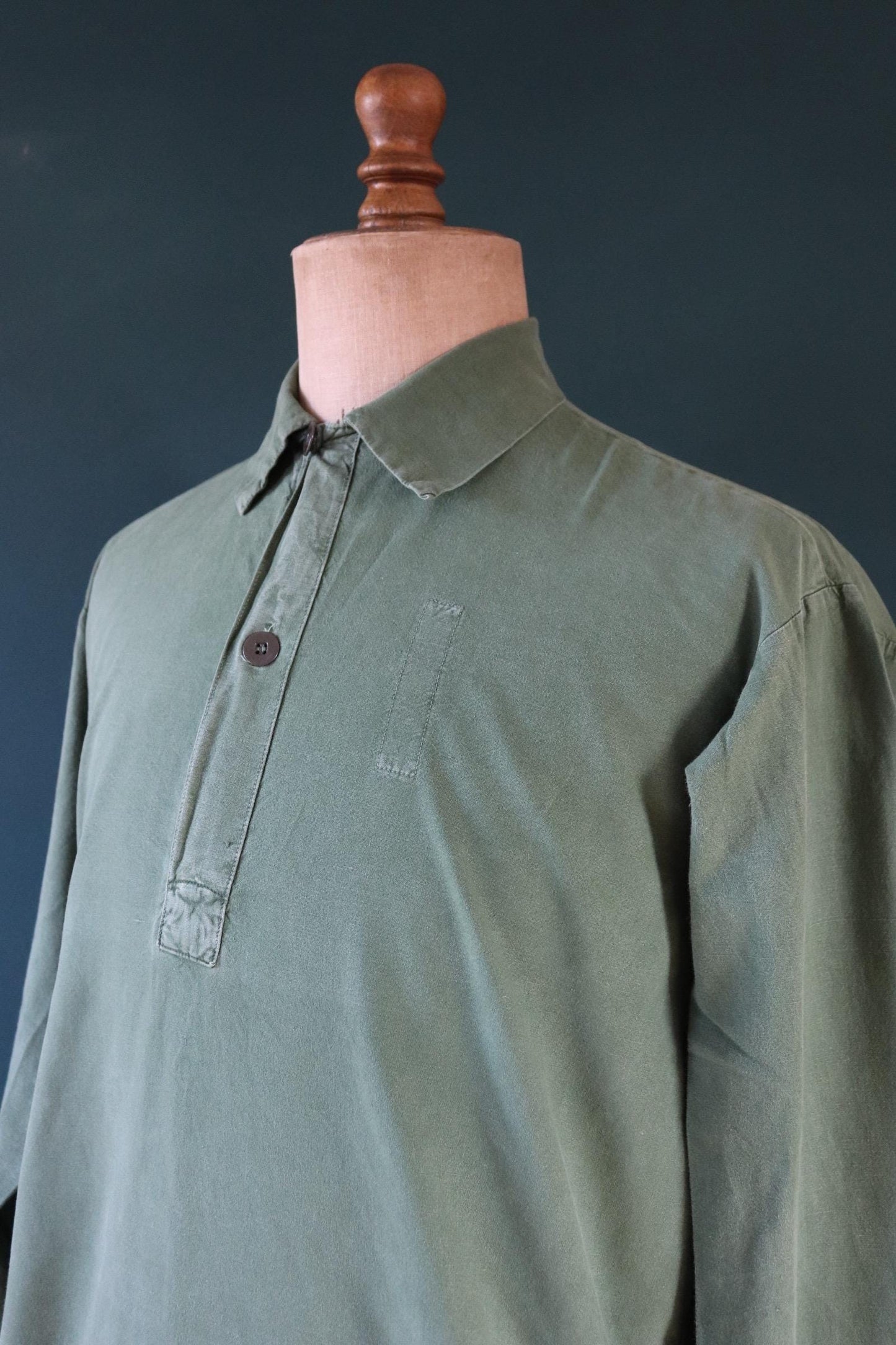 Vintage 1970s Swedish army shirt - M59 - military workwear - fältskjorta - green cotton smock - 48” chest
