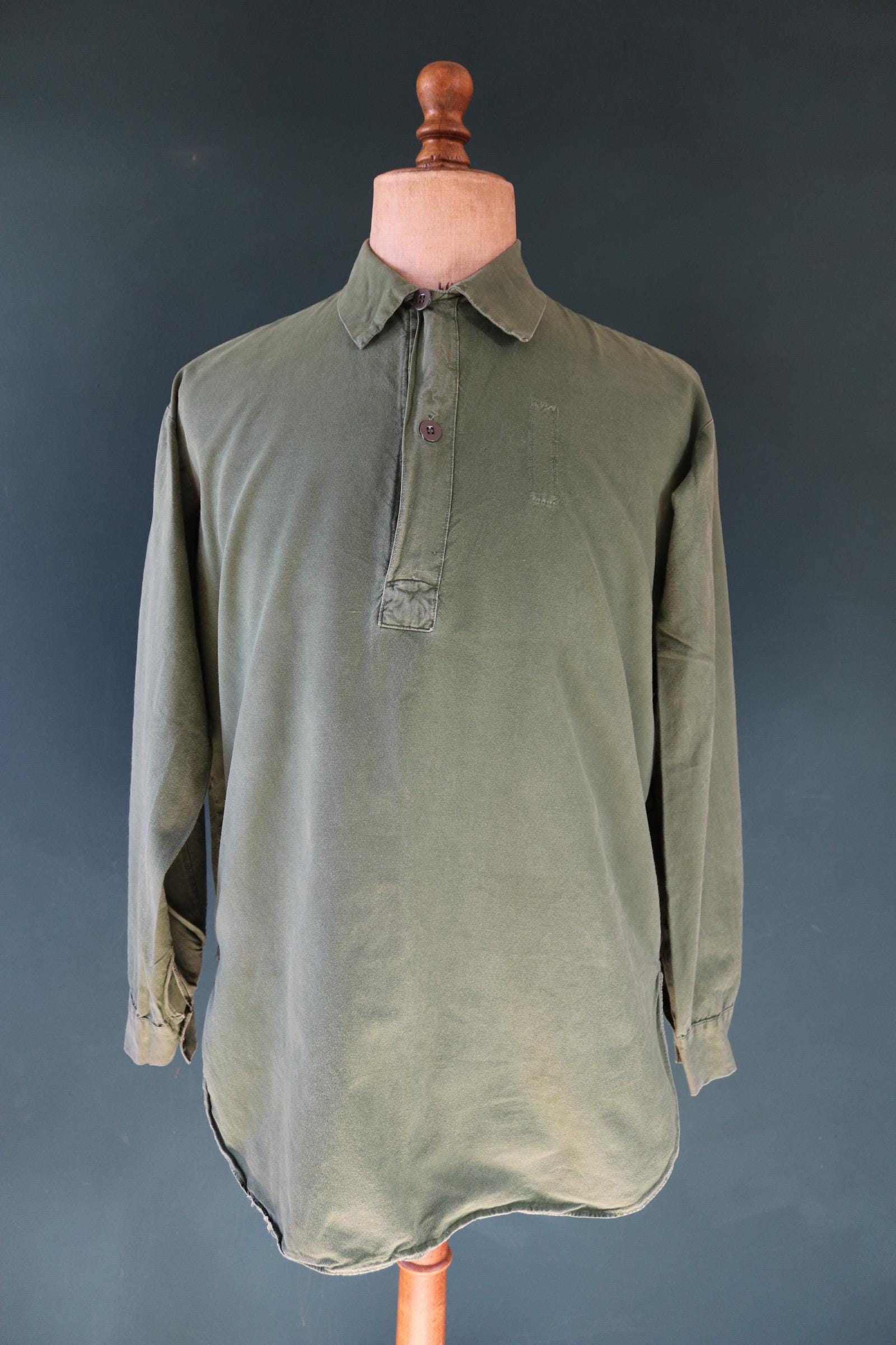 Vintage 1970s Swedish army shirt - M59 - military workwear - fältskjorta - green cotton smock - 48” chest