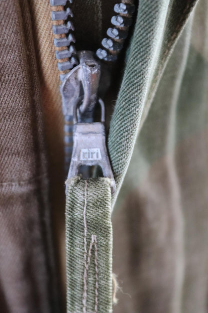 Vintage 1960s Belgian paratrooper smock - military anorak - moon and balls camouflage - 55” chest