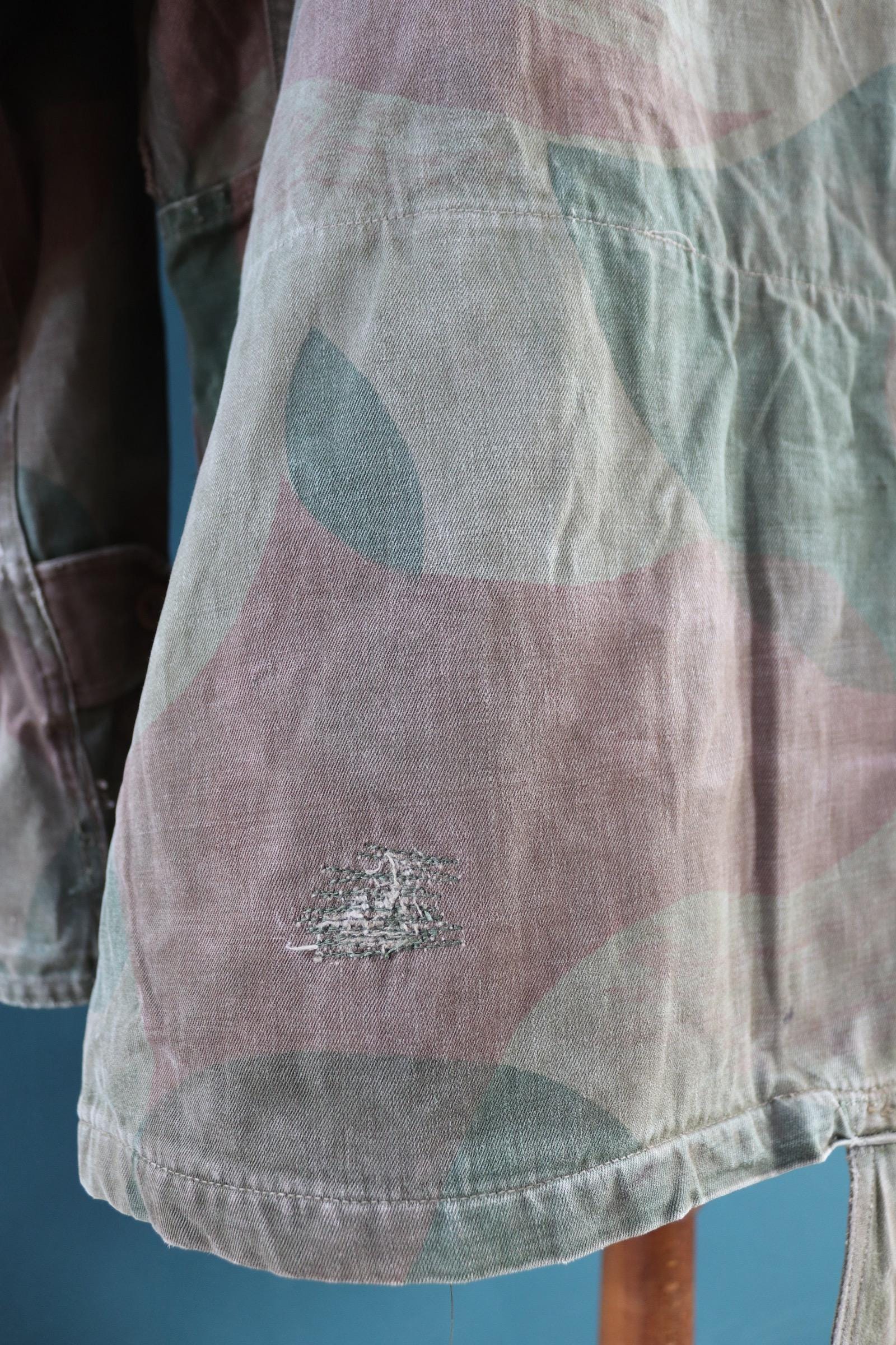 Vintage 1960s Denison smock Belgian paratrooper military anorak donkey tail moon and balls camo camouflage 55” chest