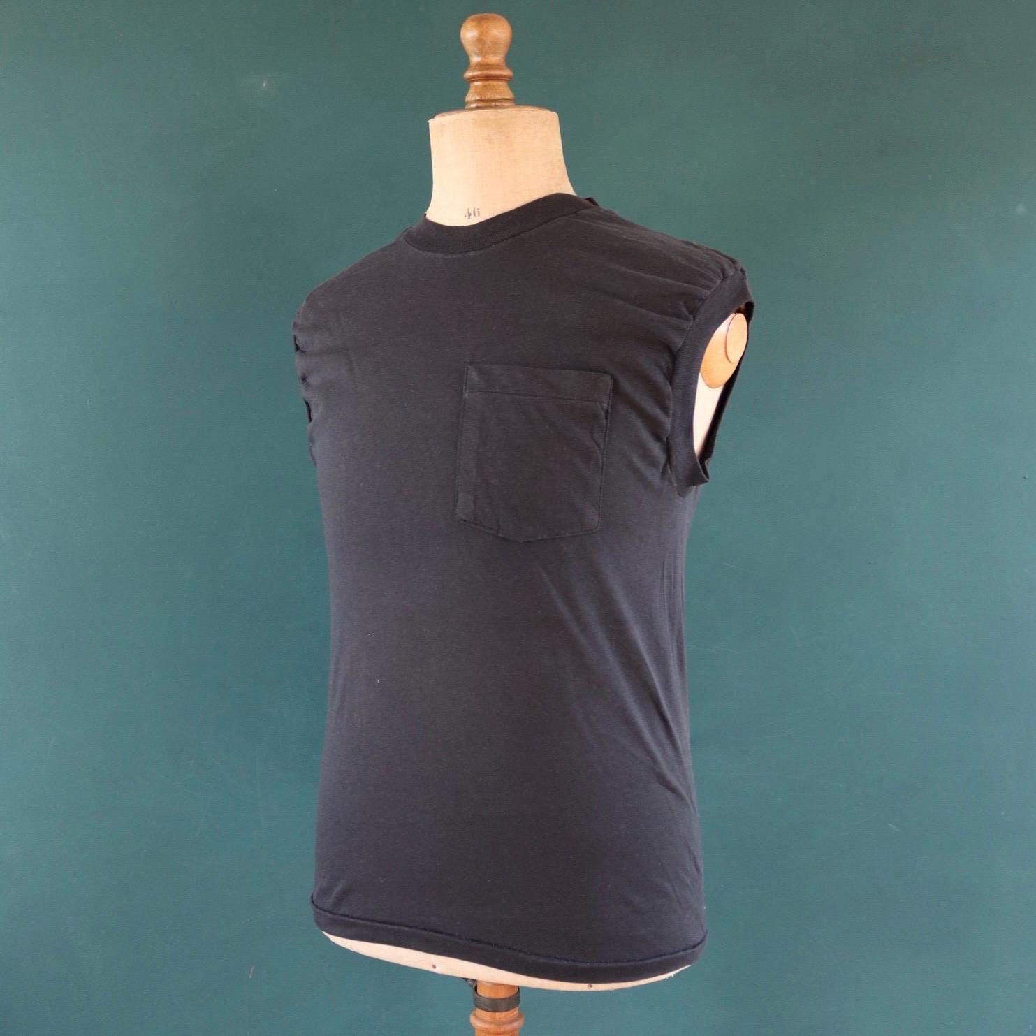 Vintage 1990s faded black pocket t shirt - sleeveless vest top - 38” chest