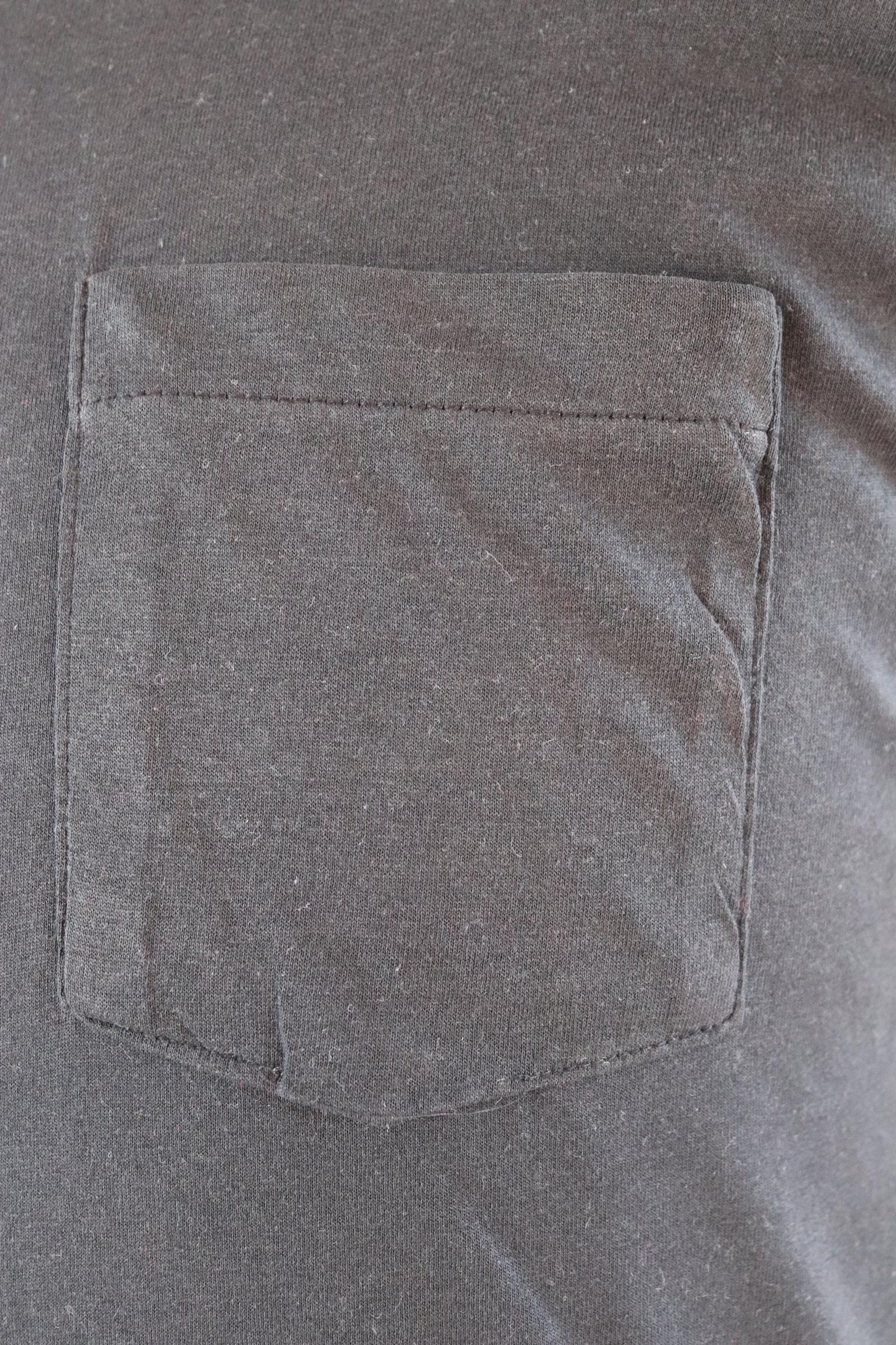 Vintage 1990s faded black pocket t shirt - sleeveless vest top - 38” chest