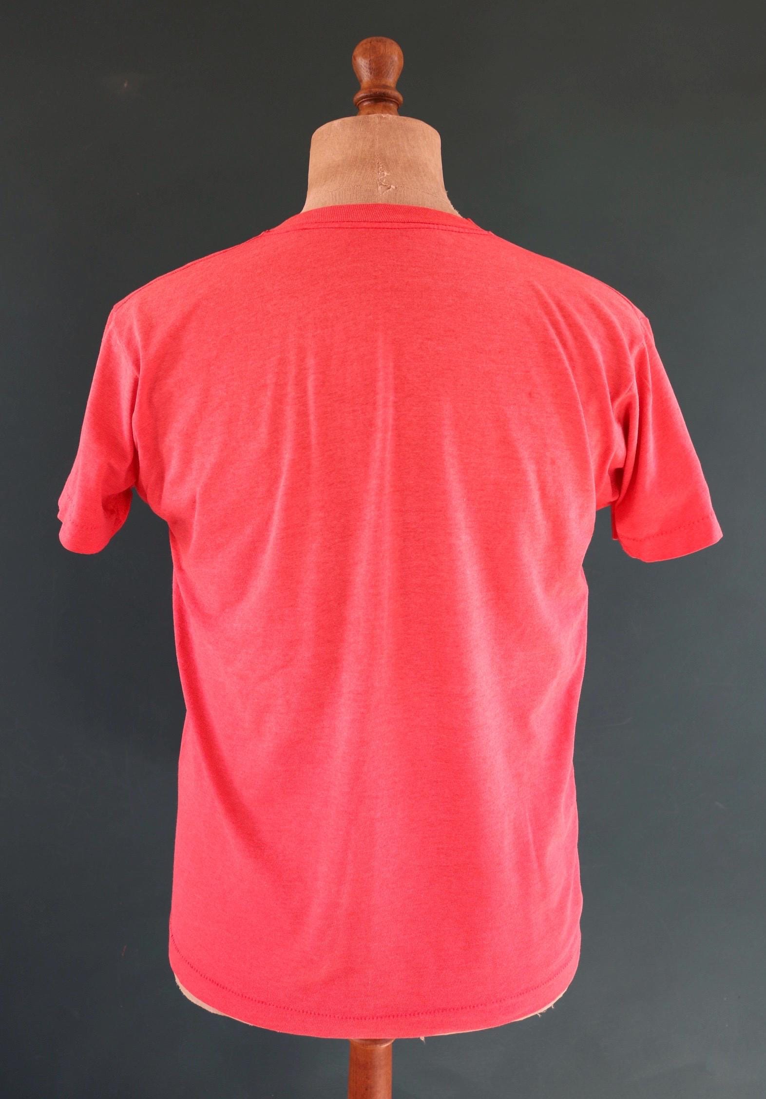 Vintage 1980s faded red t shirt - pocket tee - 41” chest