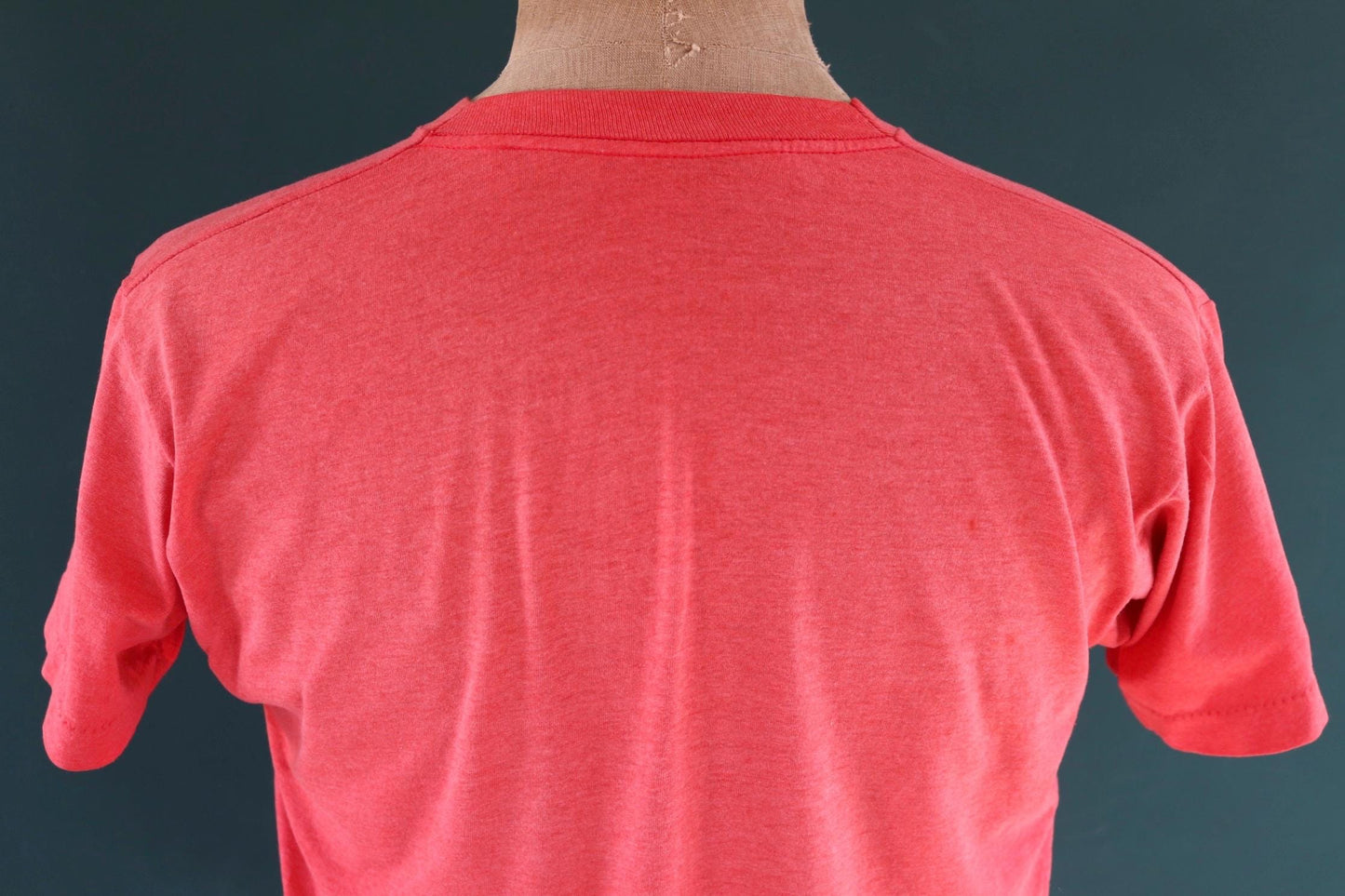 Vintage 1980s faded red t shirt - pocket tee - 41” chest