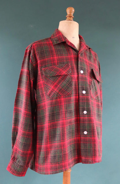 Vintage 1960s wool shirt red green plaid 50” chest loop collar