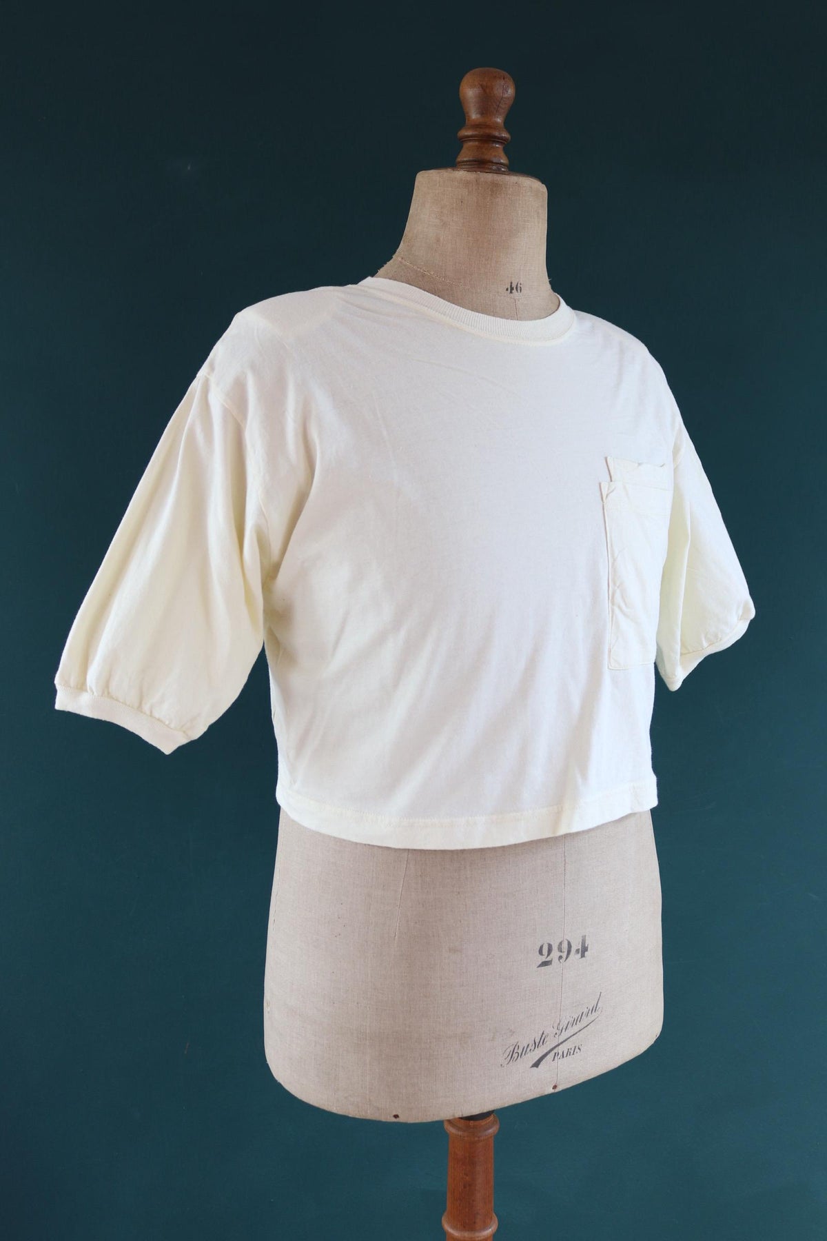 Vintage 1980s cropped t shirt - lemon yellow cotton top - shoulder pads - 40" chest