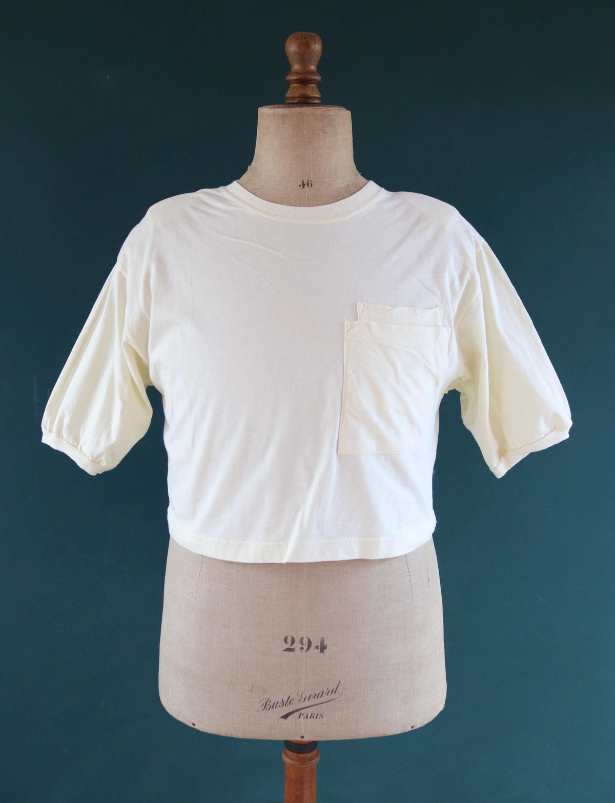 Vintage 1980s cropped t shirt - lemon yellow cotton top - shoulder pads - 40" chest