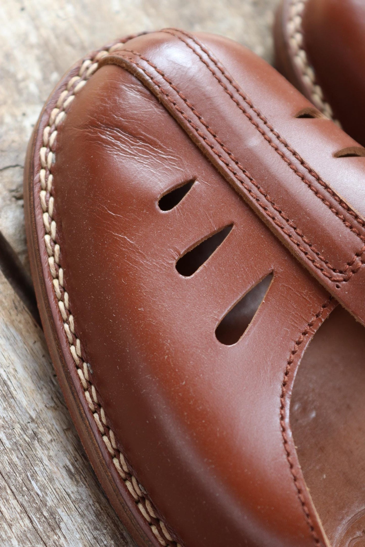 Vintage 1970s handmade brown leather sandals - t bar - deadstock Swedish shoes - size UK 7 EUR 40