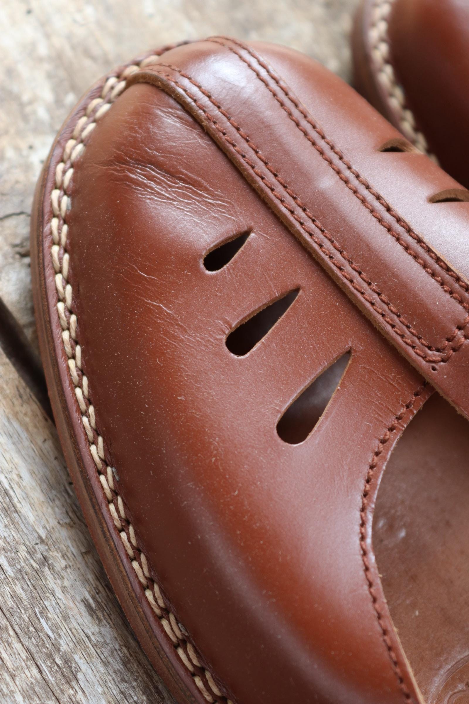 Vintage 1970s handmade brown leather sandals - t bar - deadstock Swedish shoes - size UK 7 EUR 40