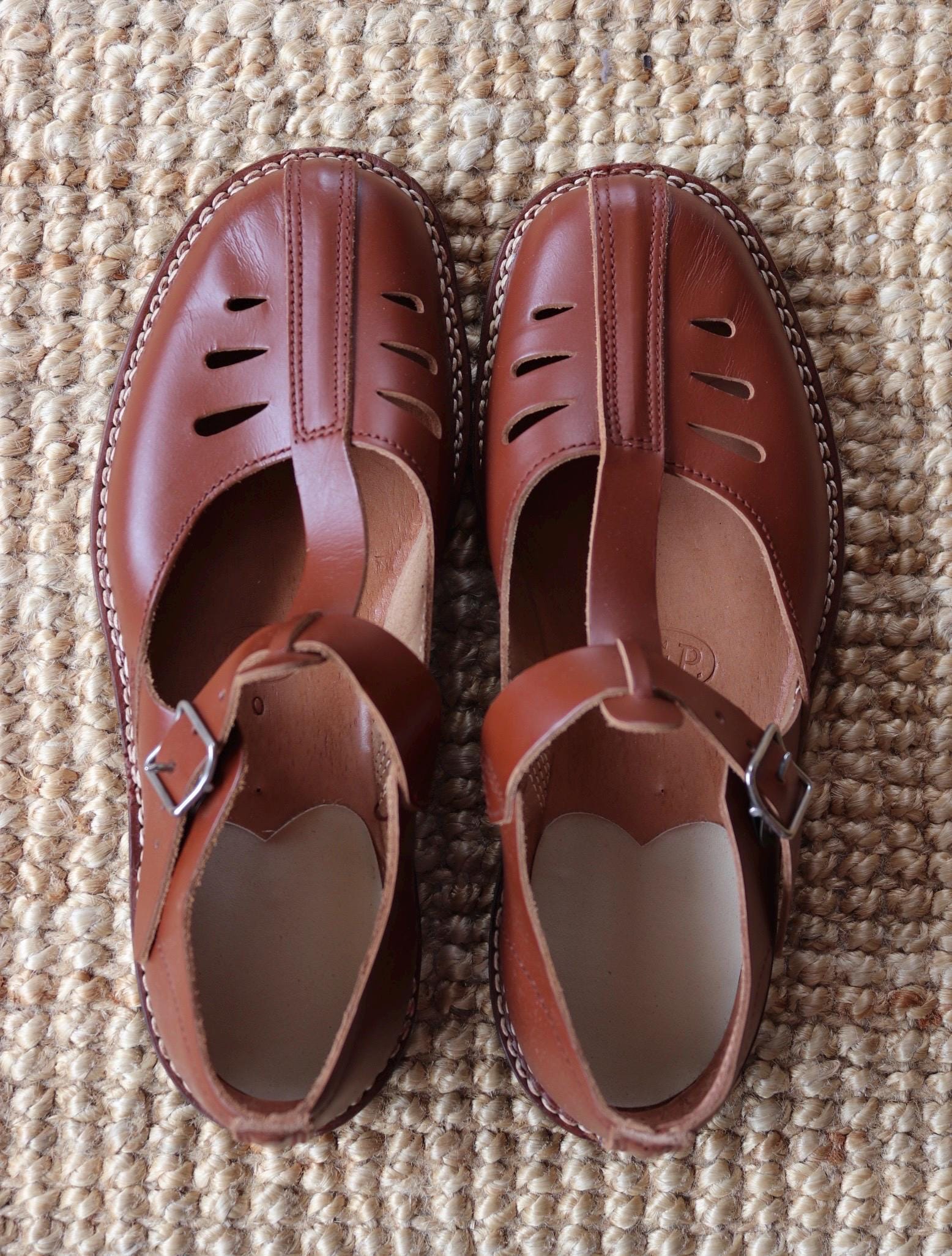 Vintage 1970s handmade brown leather sandals - t bar - deadstock Swedish shoes - size UK 7 EUR 40