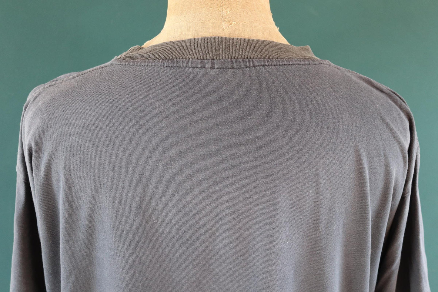 Vintage 1990s oversized t shirt - Calgary Canada - cow skull design - faded black - 48” chest