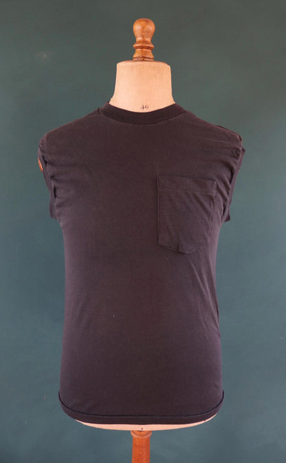 Vintage 1990s faded black pocket t shirt - sleeveless vest top - 38” chest
