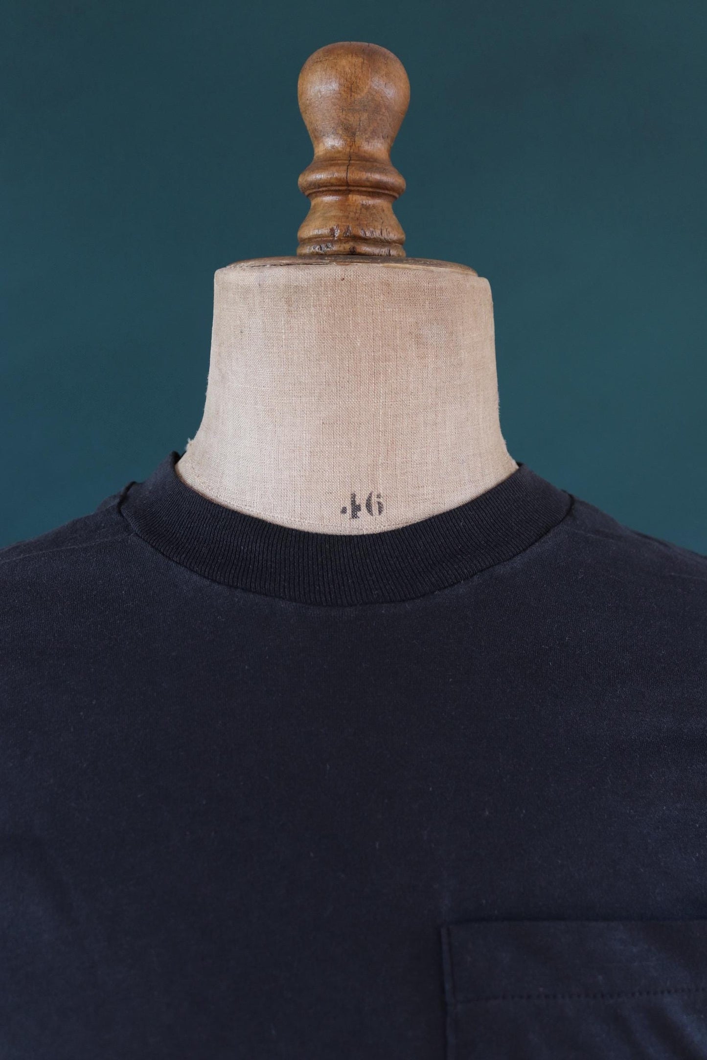 Vintage 1990s faded black pocket t shirt - sleeveless vest top - 38” chest