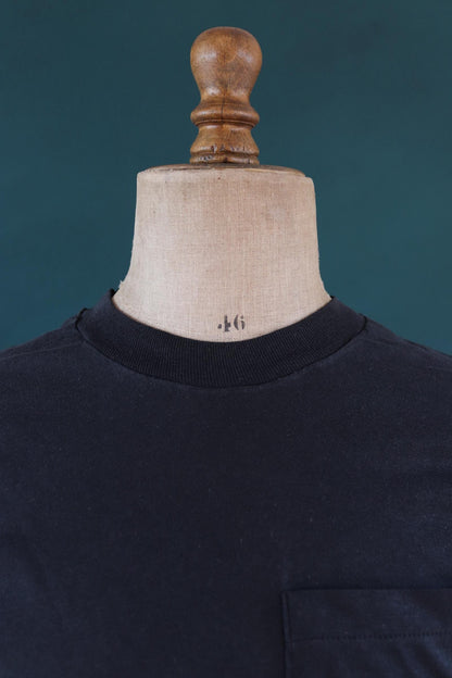 Vintage 1990s faded black pocket t shirt - sleeveless vest top - 38” chest