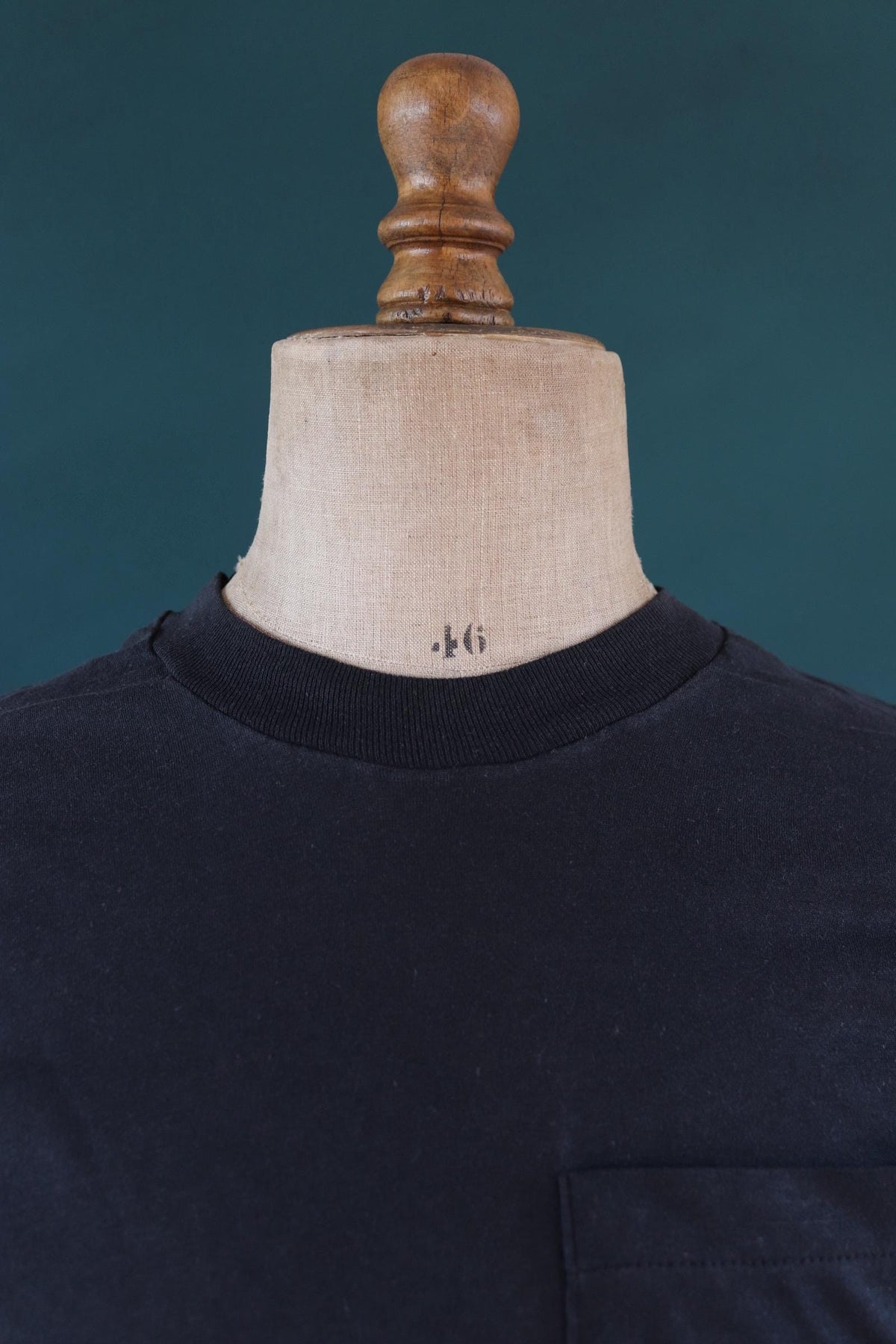 Vintage 1990s faded black pocket t shirt - sleeveless vest top - 38” chest