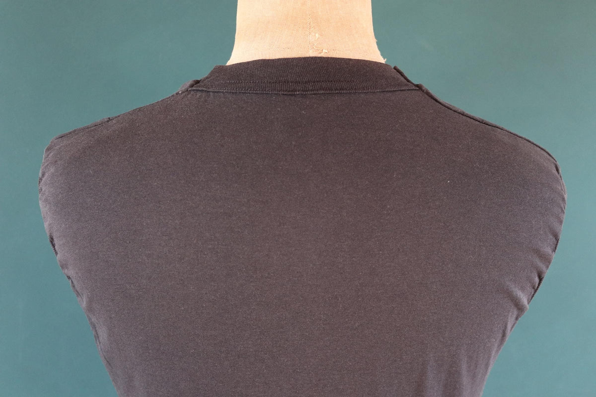 Vintage 1990s faded black pocket t shirt - sleeveless vest top - 38” chest