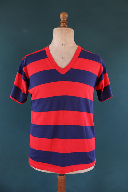 Vintage 1990s Munsingwear t shirt - v neck - red blue striped - 40” chest