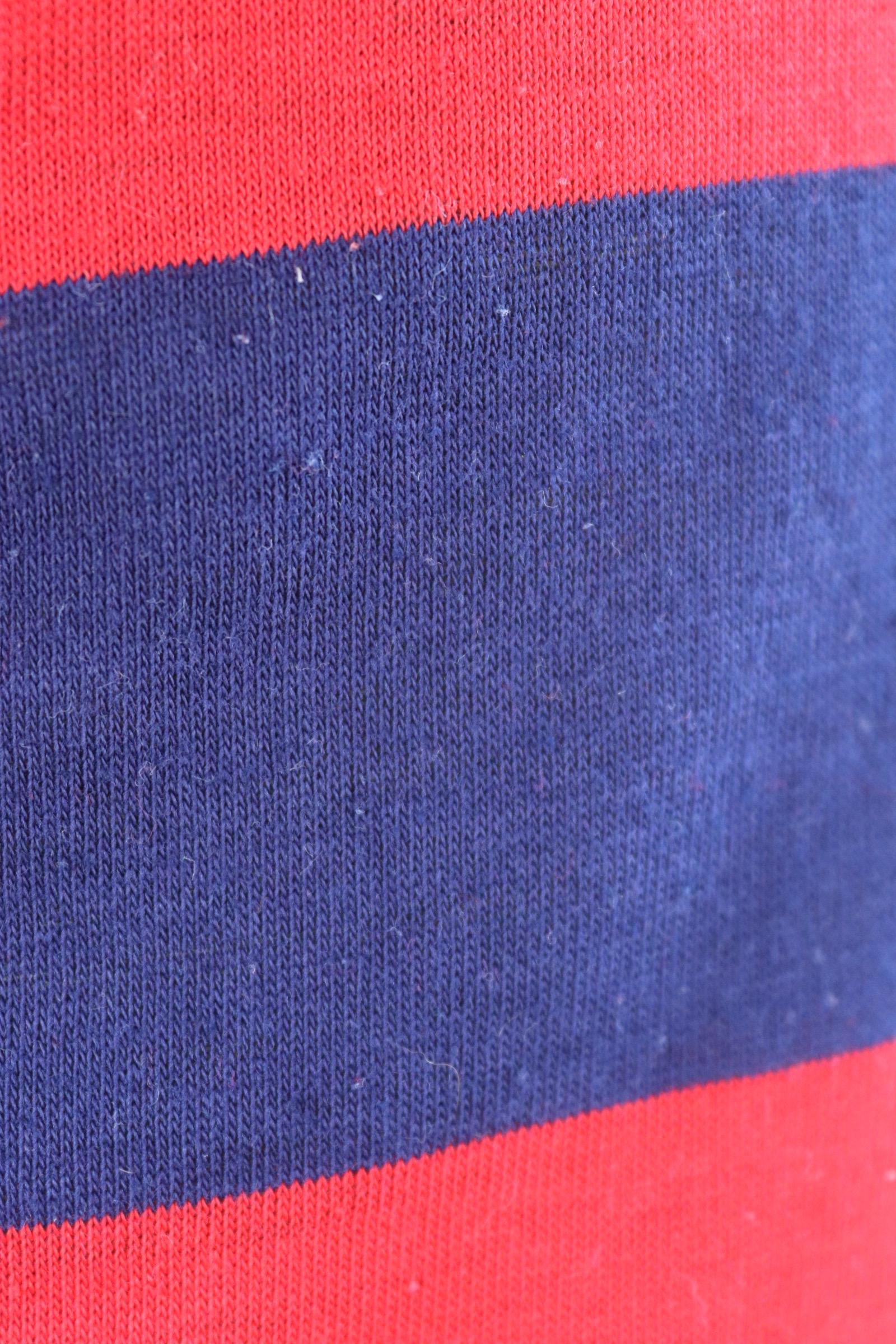 Vintage 1990s Munsingwear t shirt - v neck - red blue striped - 40” chest