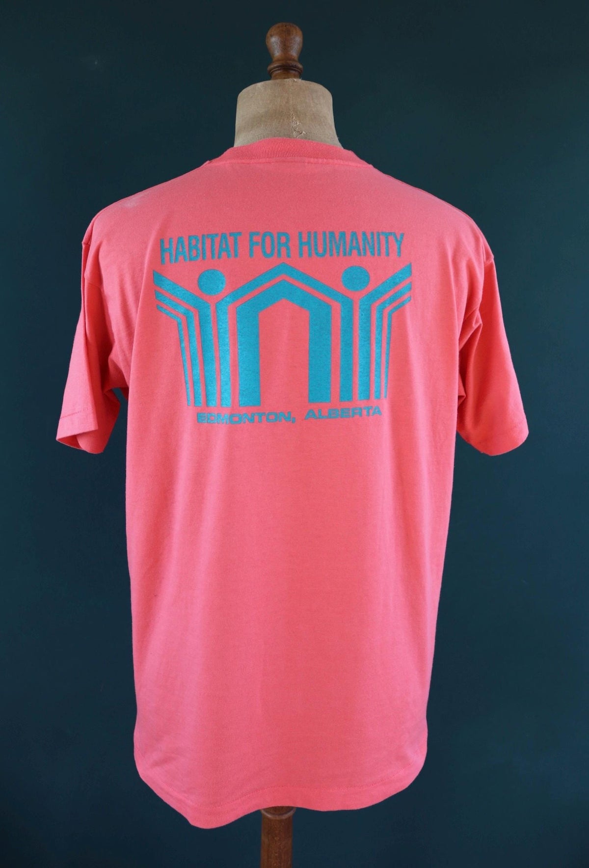Vintage 1990s t shirt - hammer time print - salmon pink - 44” chest