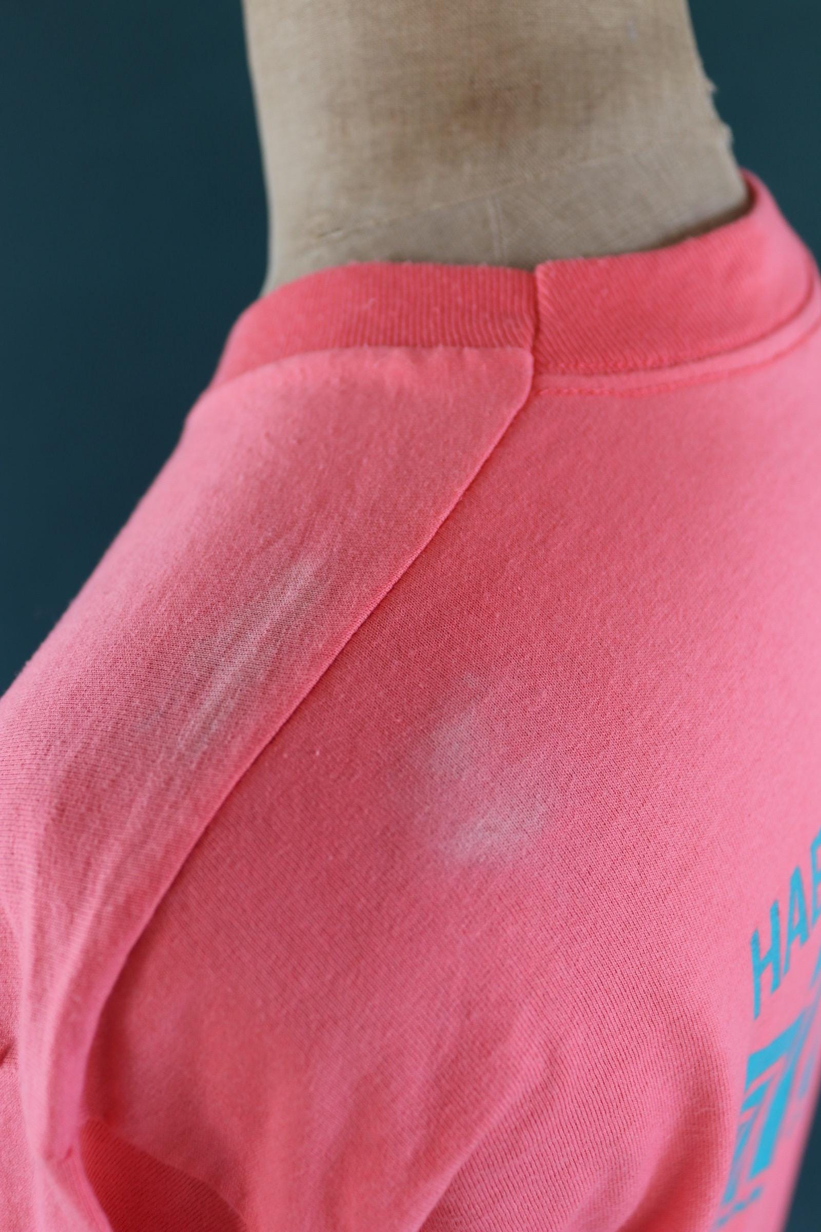 Vintage 1990s t shirt - hammer time print - salmon pink - 44” chest