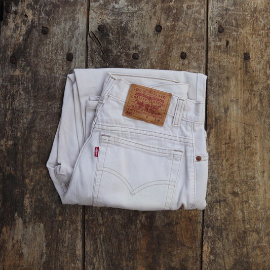 Vintage 1990s Levis 550 white denim jeans - Levi Strauss red tab - barrel leg - small e - zip fly - 29” x 38”