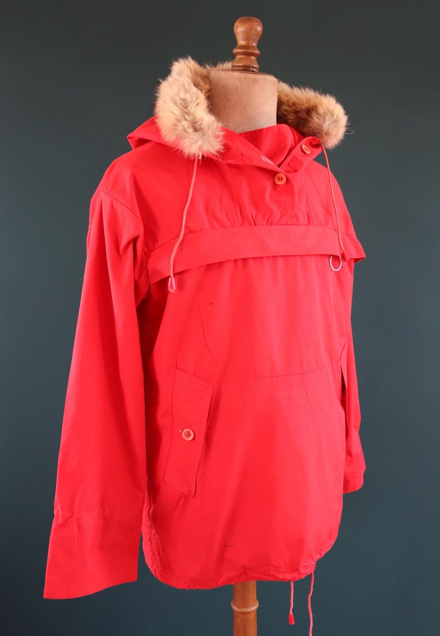 Vintage 1970s 80s red Norwegian smock - hiking anorak - 44” chest - fur trim hood - for skiing or walking