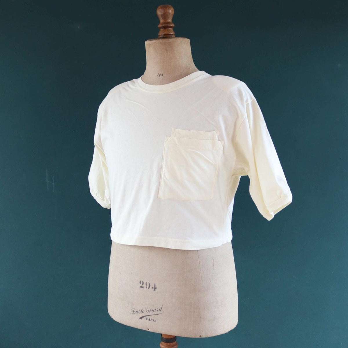 Vintage 1980s cropped t shirt - lemon yellow cotton top - shoulder pads - 40" chest