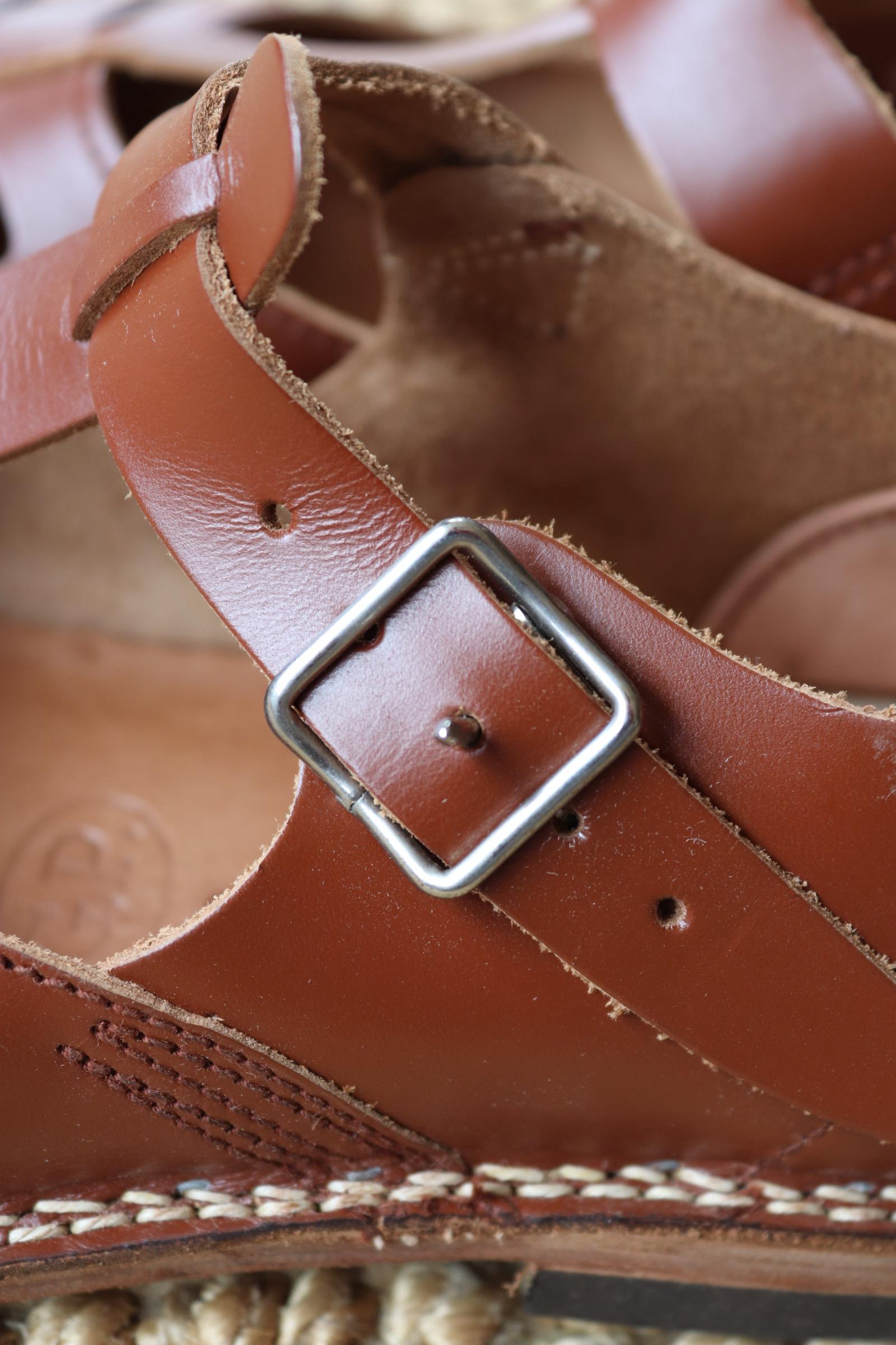 Vintage 1970s handmade brown leather sandals - t bar - deadstock Swedish shoes - size UK 7 EUR 40