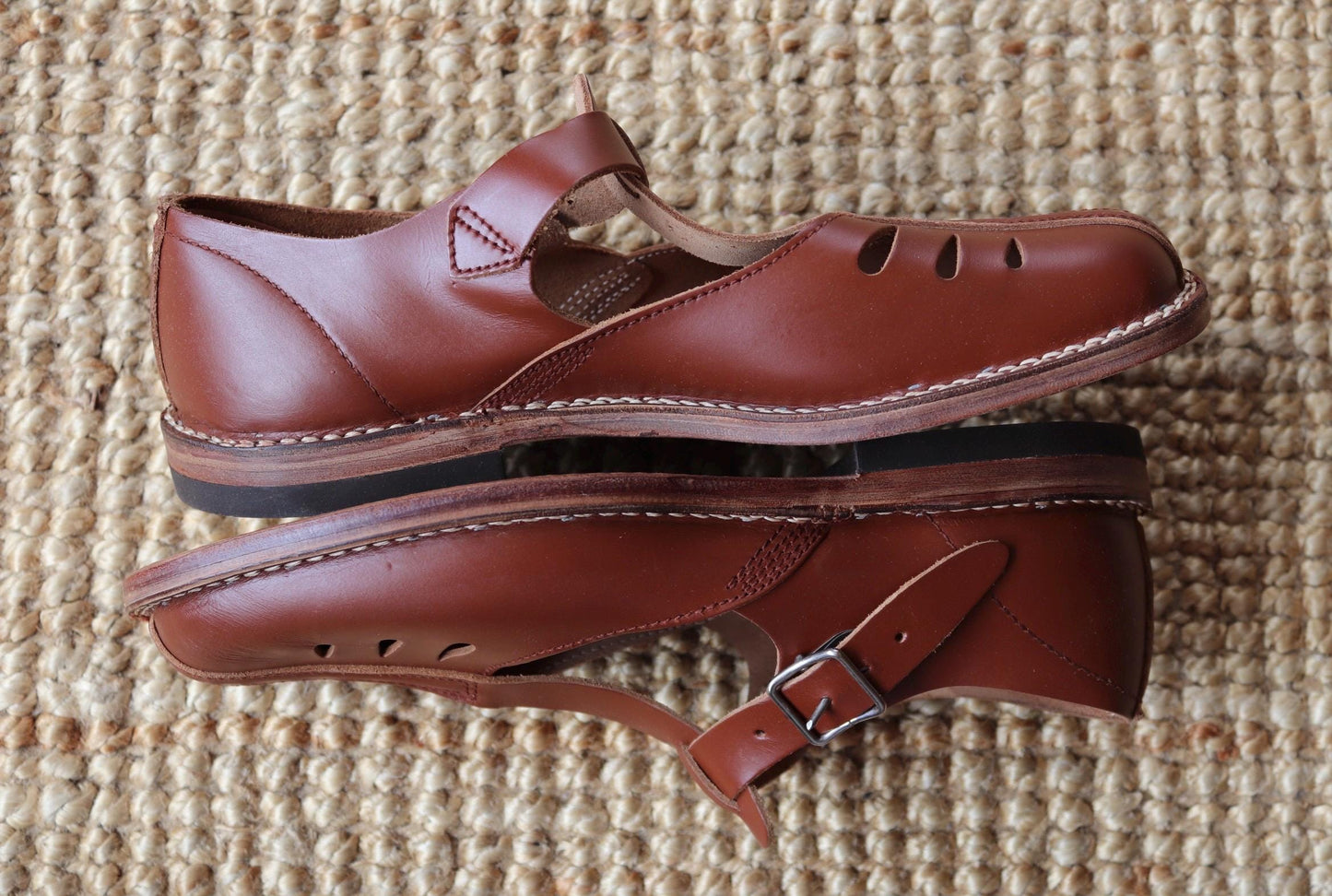 Vintage 1970s handmade brown leather sandals - t bar - deadstock Swedish shoes - size UK 7 EUR 40