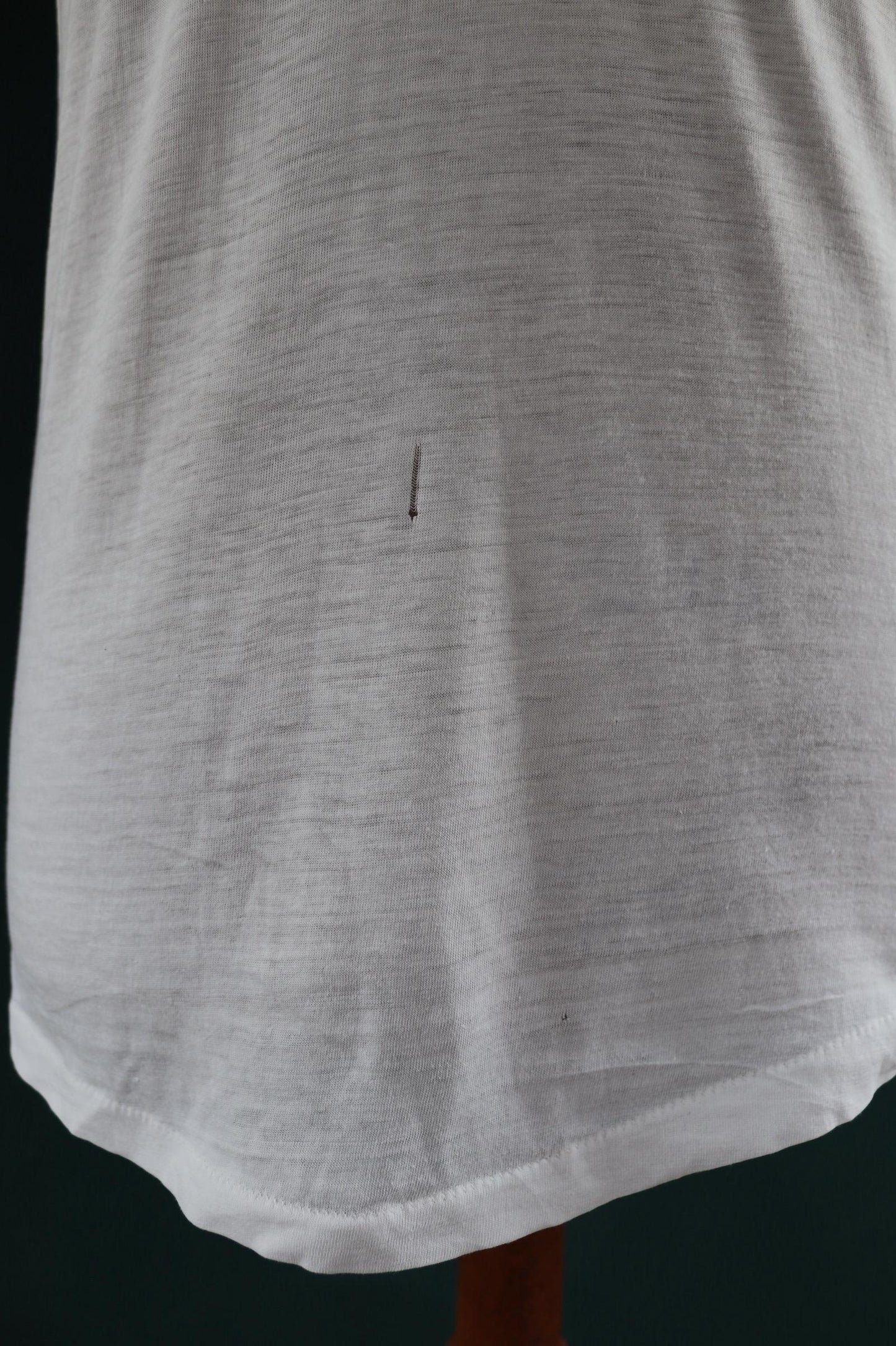 Vintage 1970s Fruit of the loom white t shirt - thrashed tee - coat of arms print - 40” chest