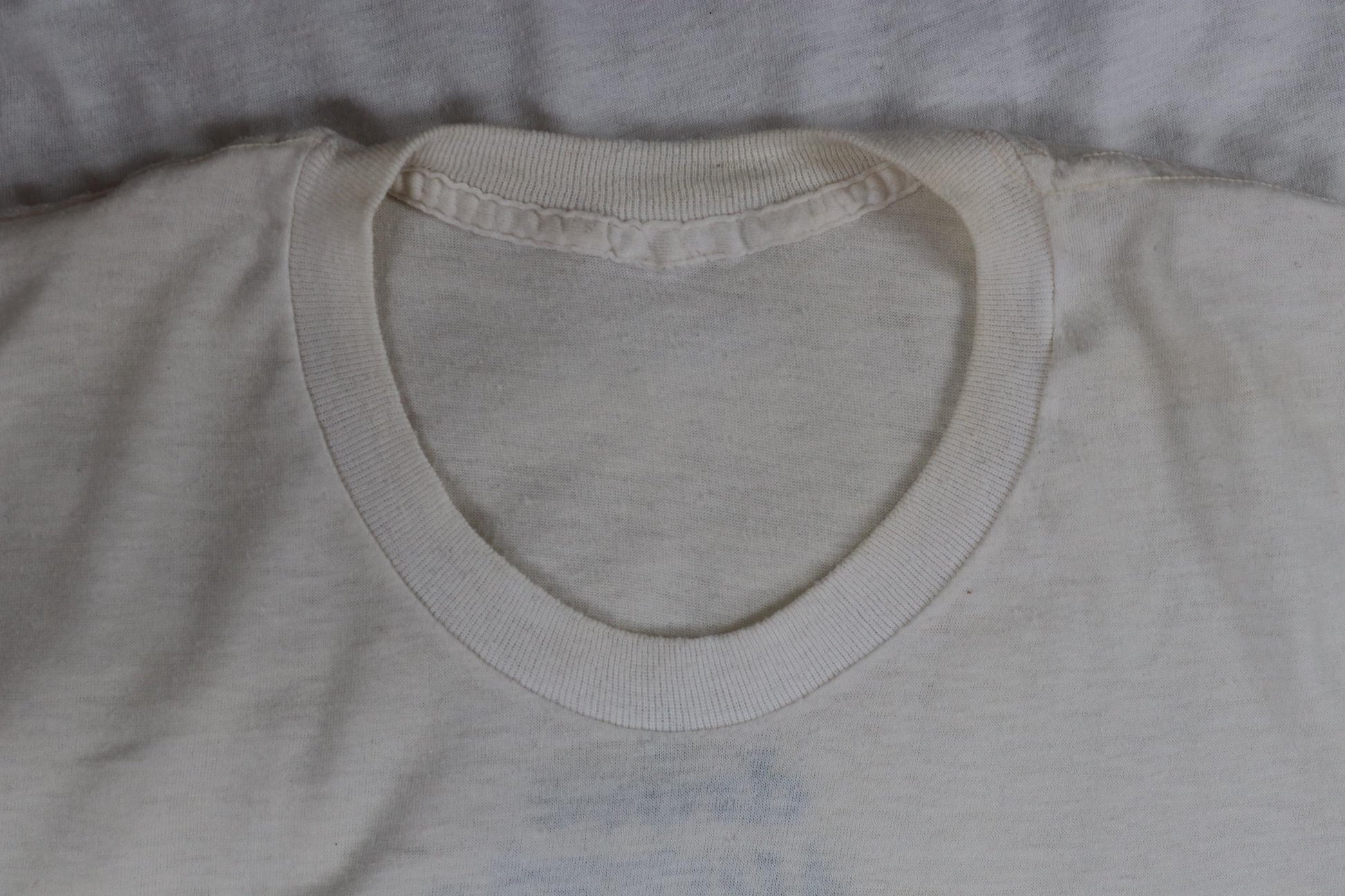 Vintage 1980s NYC white t shirt - single stitch - car dealership tee - Renault car print - 42” chest